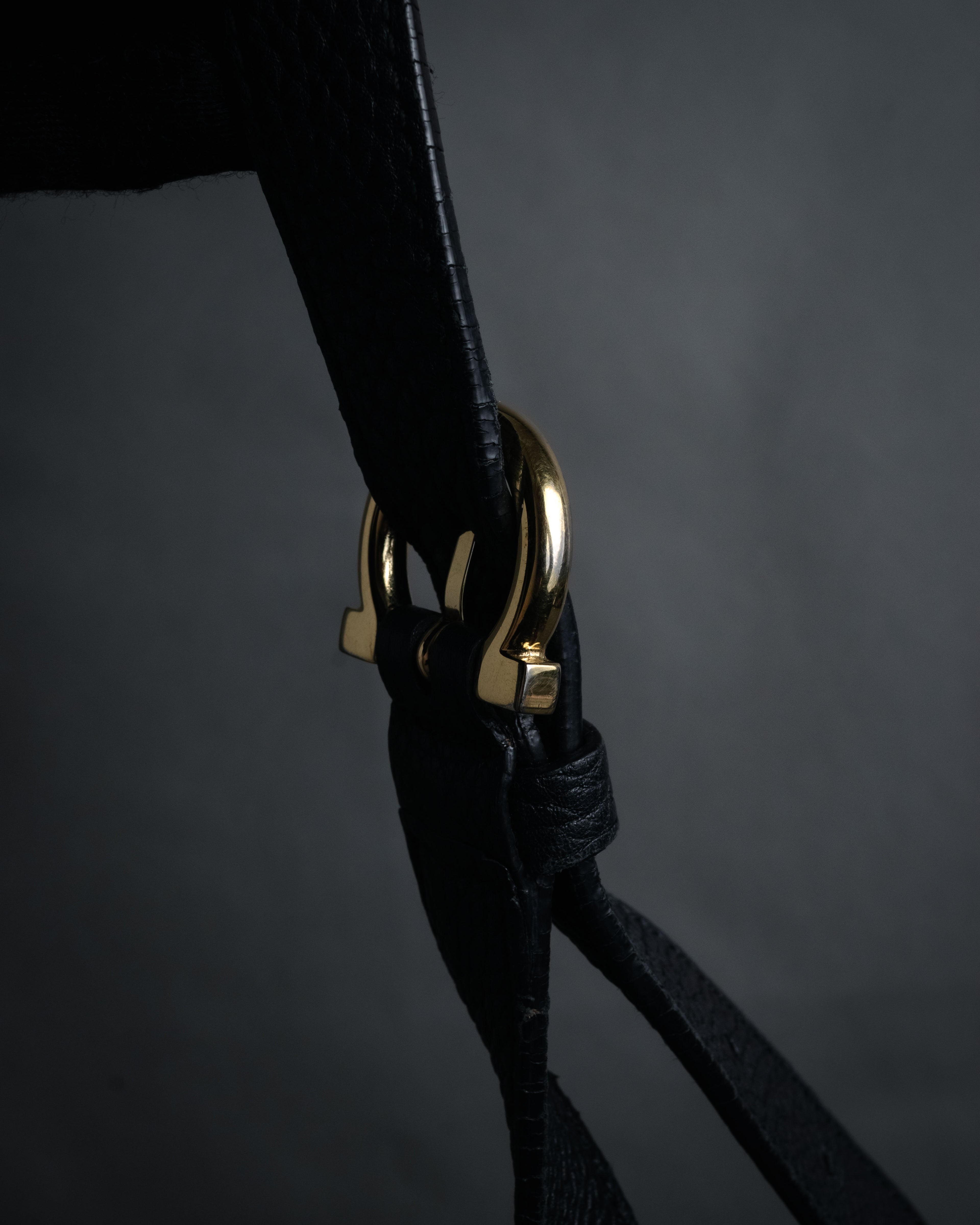 “Salvatore Ferragamo” 2000’s Pebbled leather turn lock bag