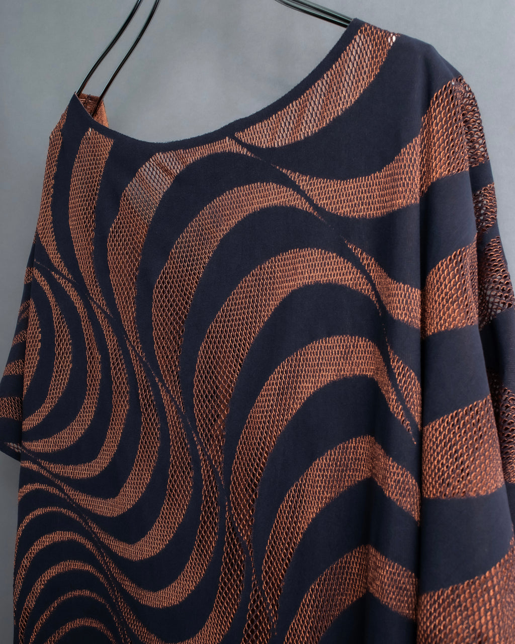 "PLEATS PLEASE ISSEY MIYAKE"
 Marble print dolman sleeve tops