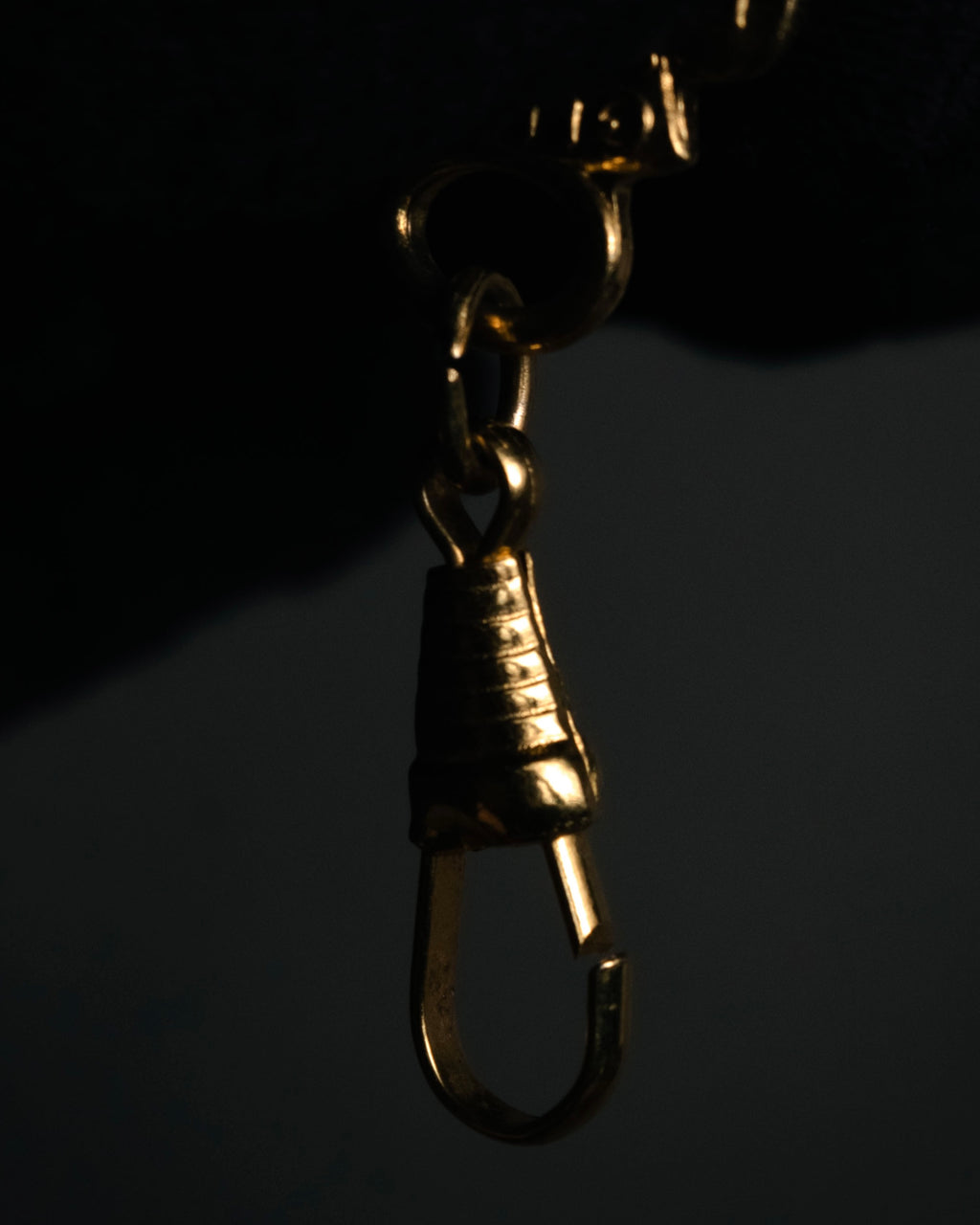 “GUCCI” 70’s-80’s Crest shield charm with spring clasp