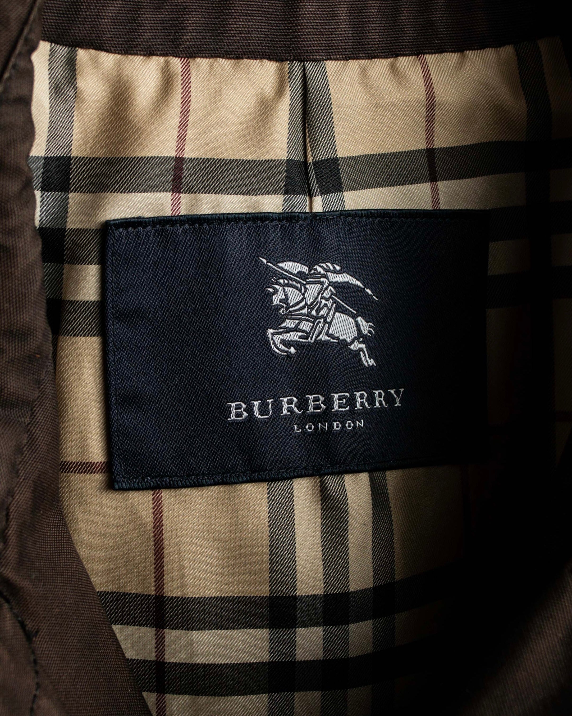 "BURBERRY" Subdued tone military detail mid-length trench coat