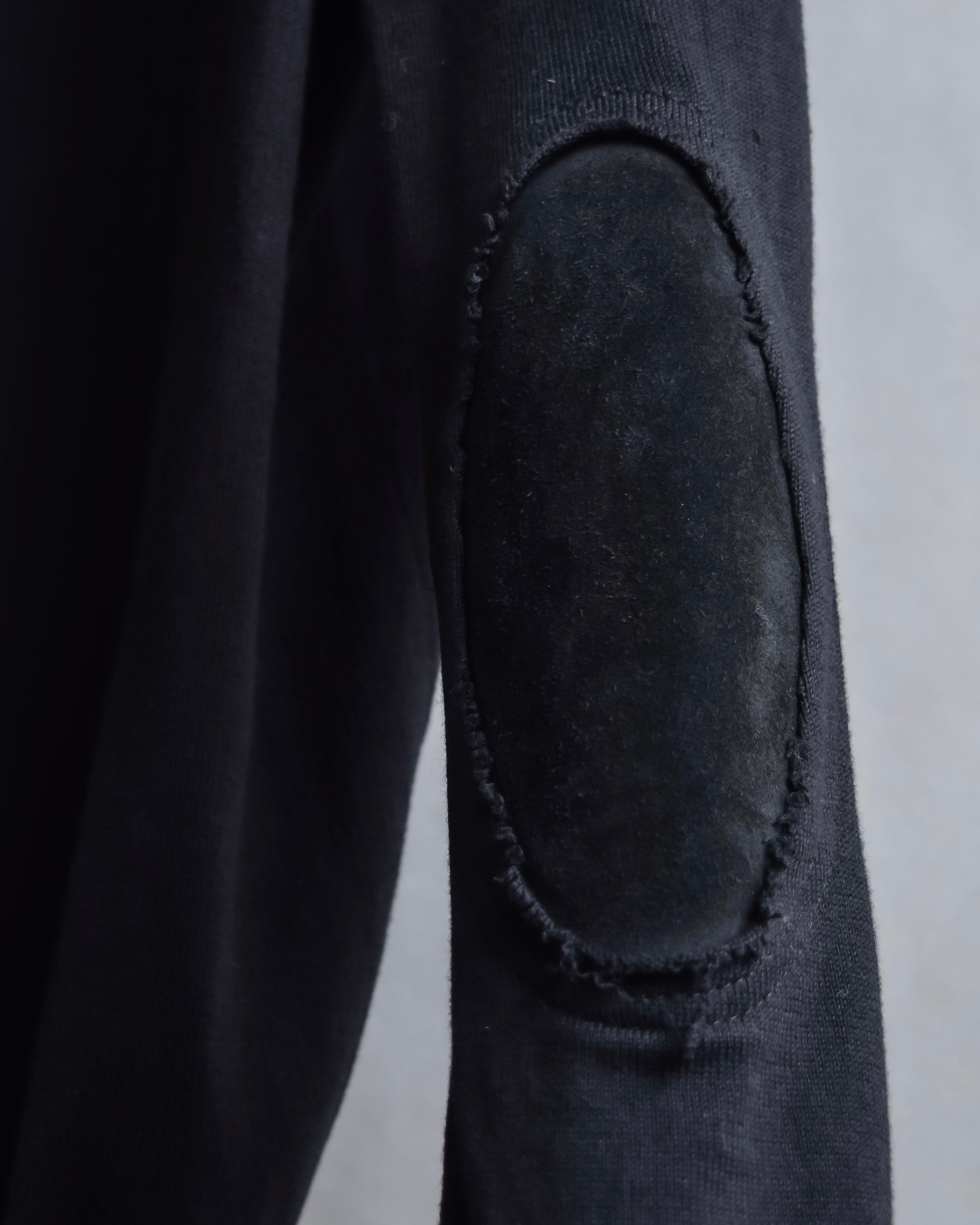 "MAISON MARGIELA" 18SS Elbow patched v-neck knit cardigan