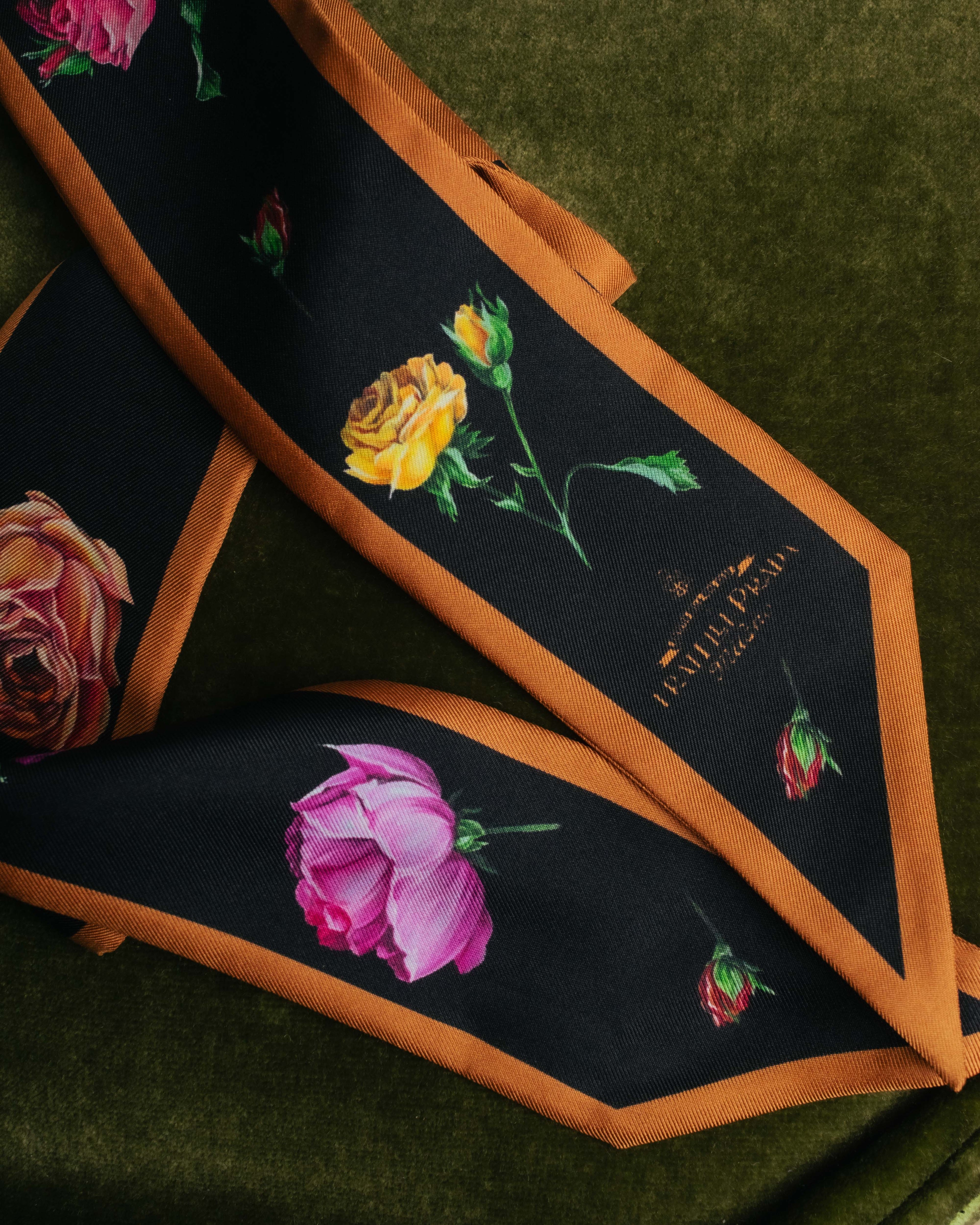 "PRADA" 2020's Floral silk skinny scarf