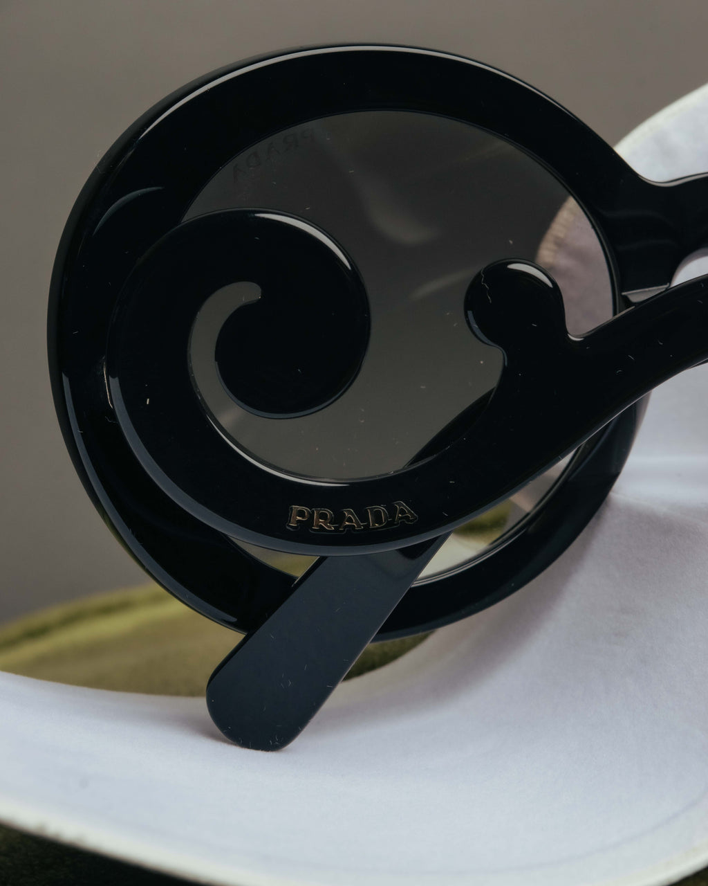 "PRADA" 10's Sculptural baroque sunglasses