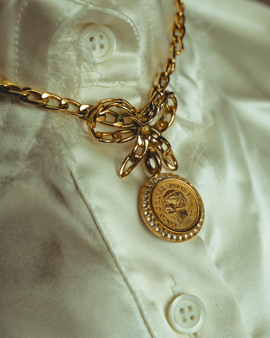–SPECIAL– "CHANEL" 95AW Jeweled medallion pendant necklace