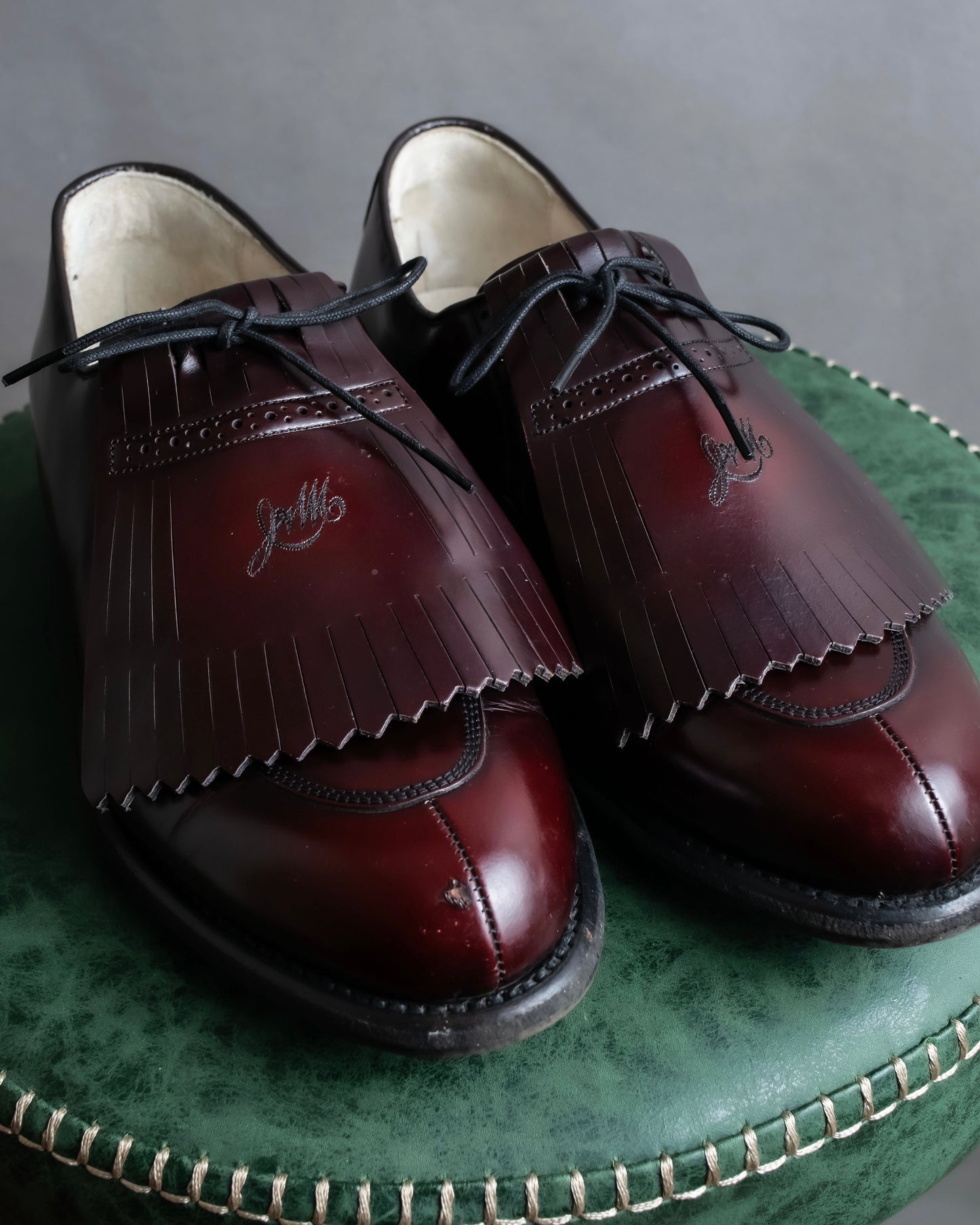 "Johnston & Murphy" Logo engraved fringe design leather shoes