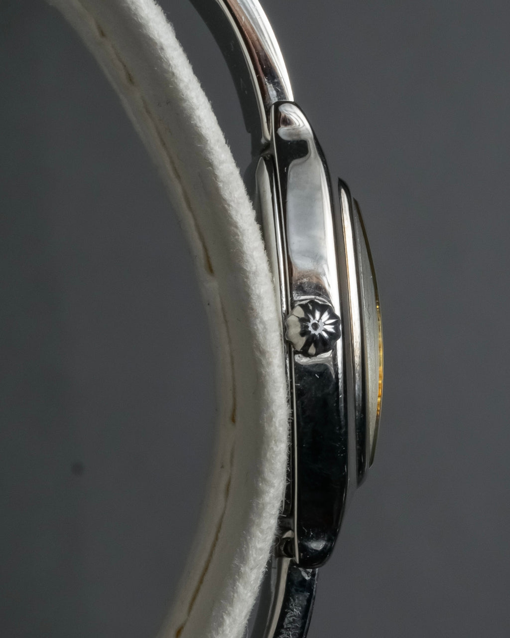 "BALENCIAGA" 2000’s bb logo tonneau bracelet watch