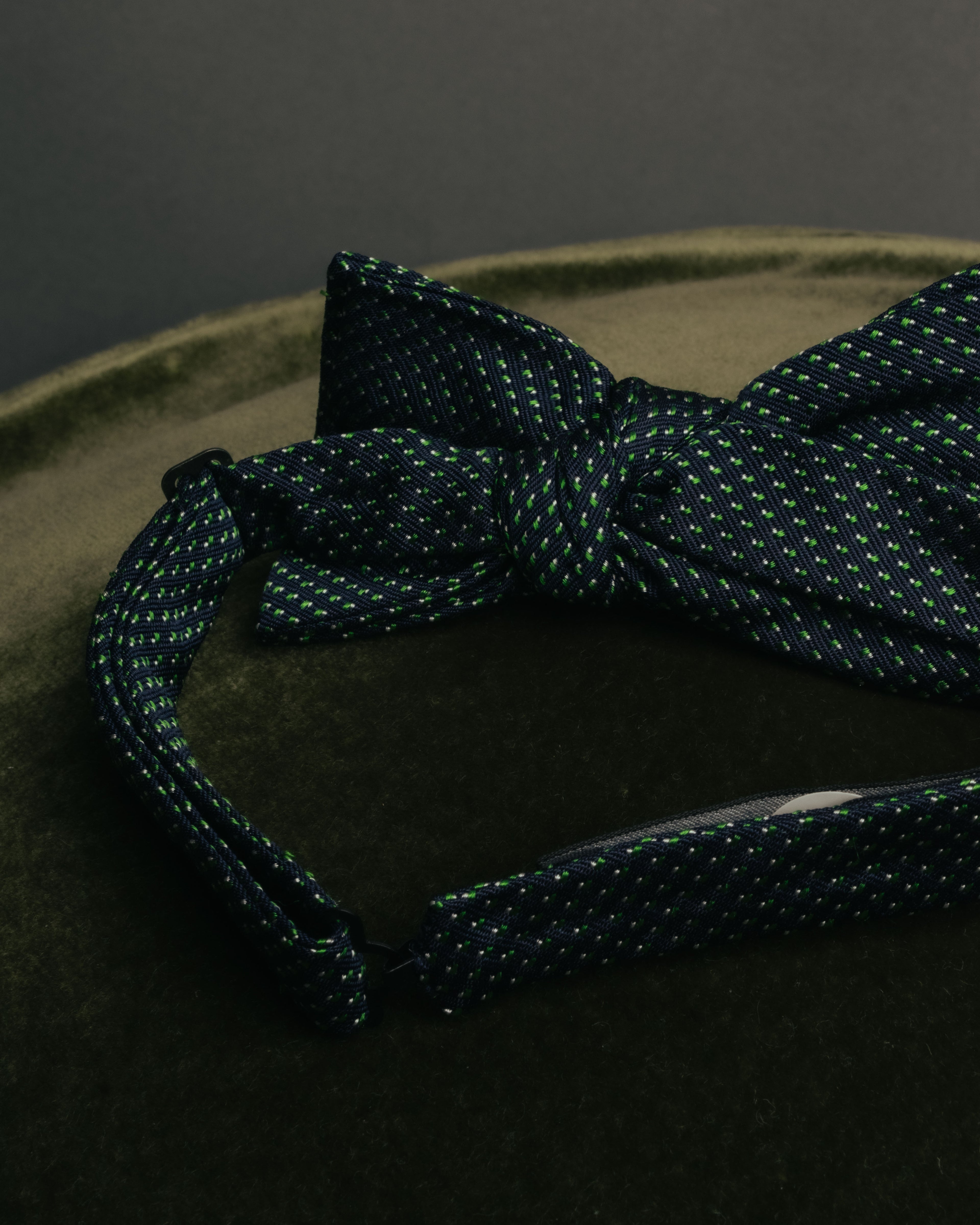 “GUCCI” 10’s Micro jacquard pre tied bow tie