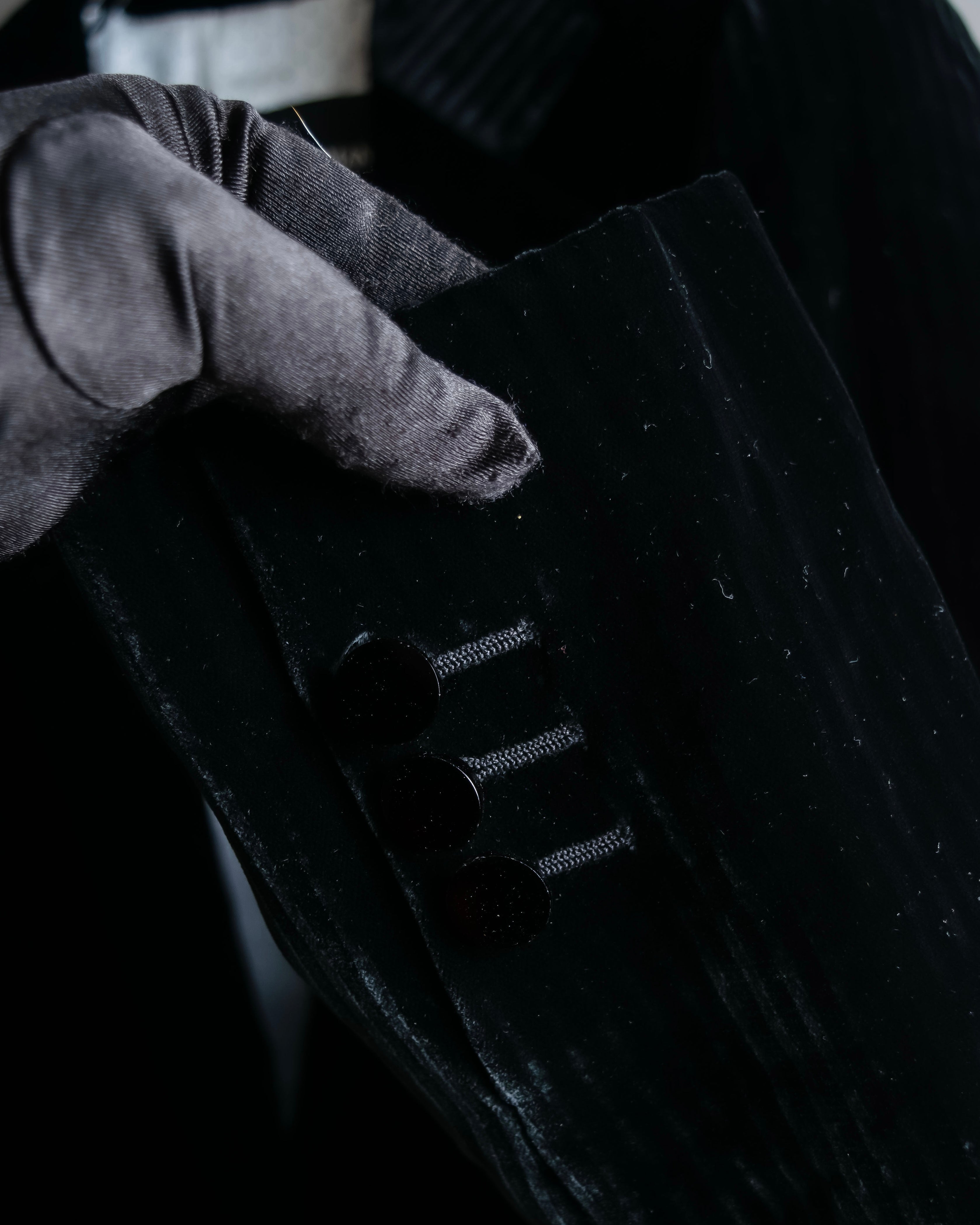 "GIORGIO ARMANI" Beautiful shape velour tailored jacket