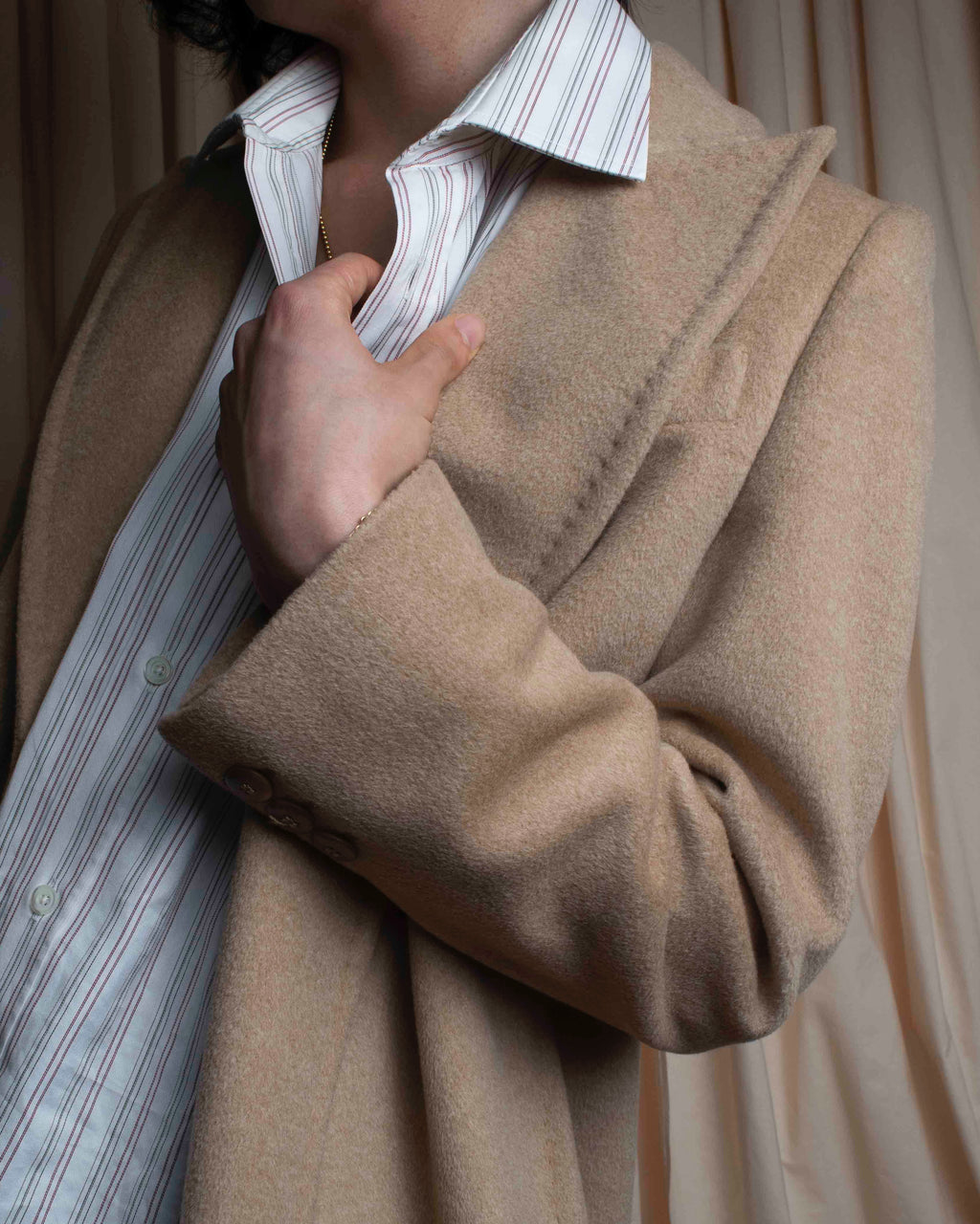 "Max Mara" Buttonless straight line beige chester coat