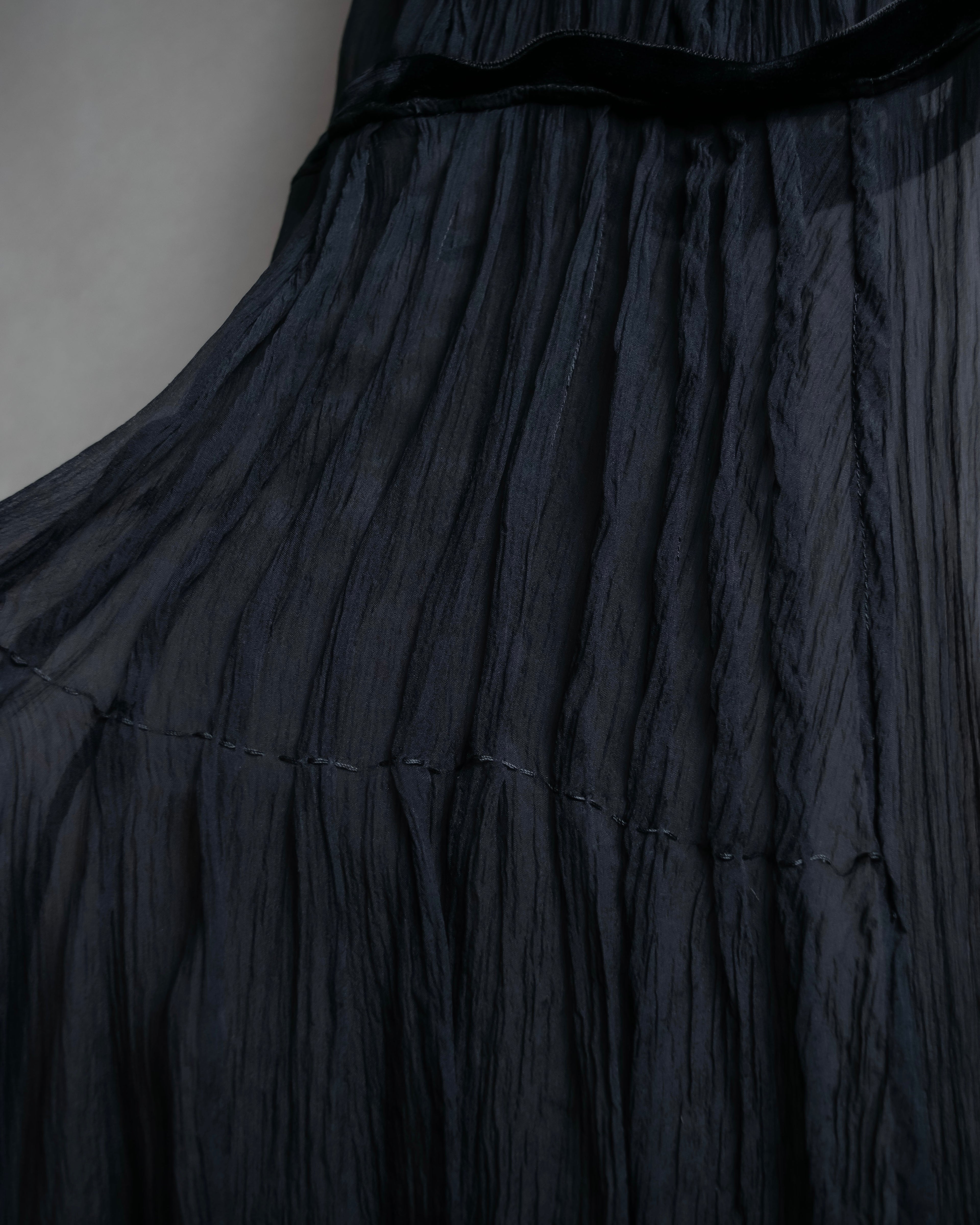 "PRADA" Gathered ribbon design puff sleeve dress