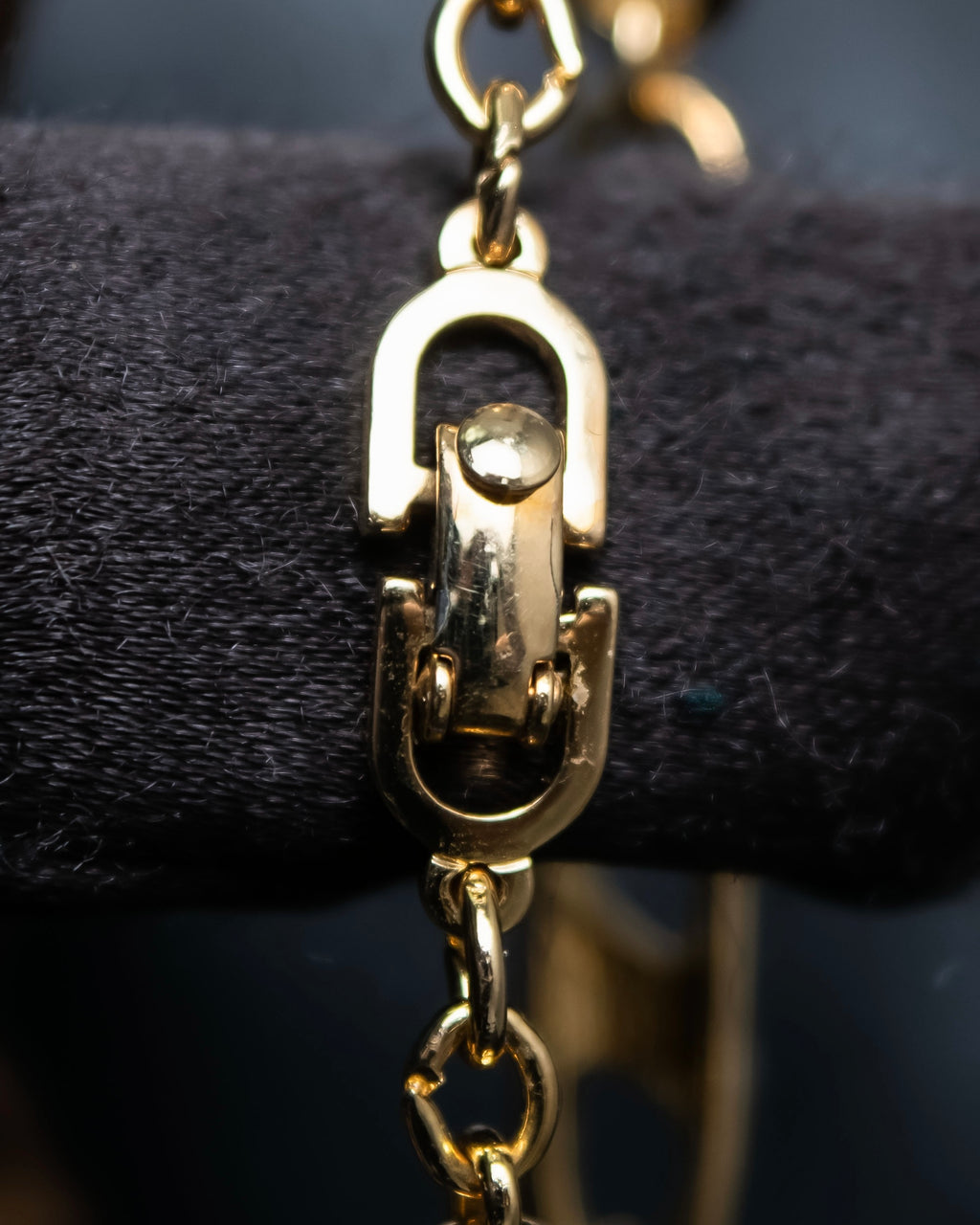 "DIOR" Oval chain rhinestone studded bracelet