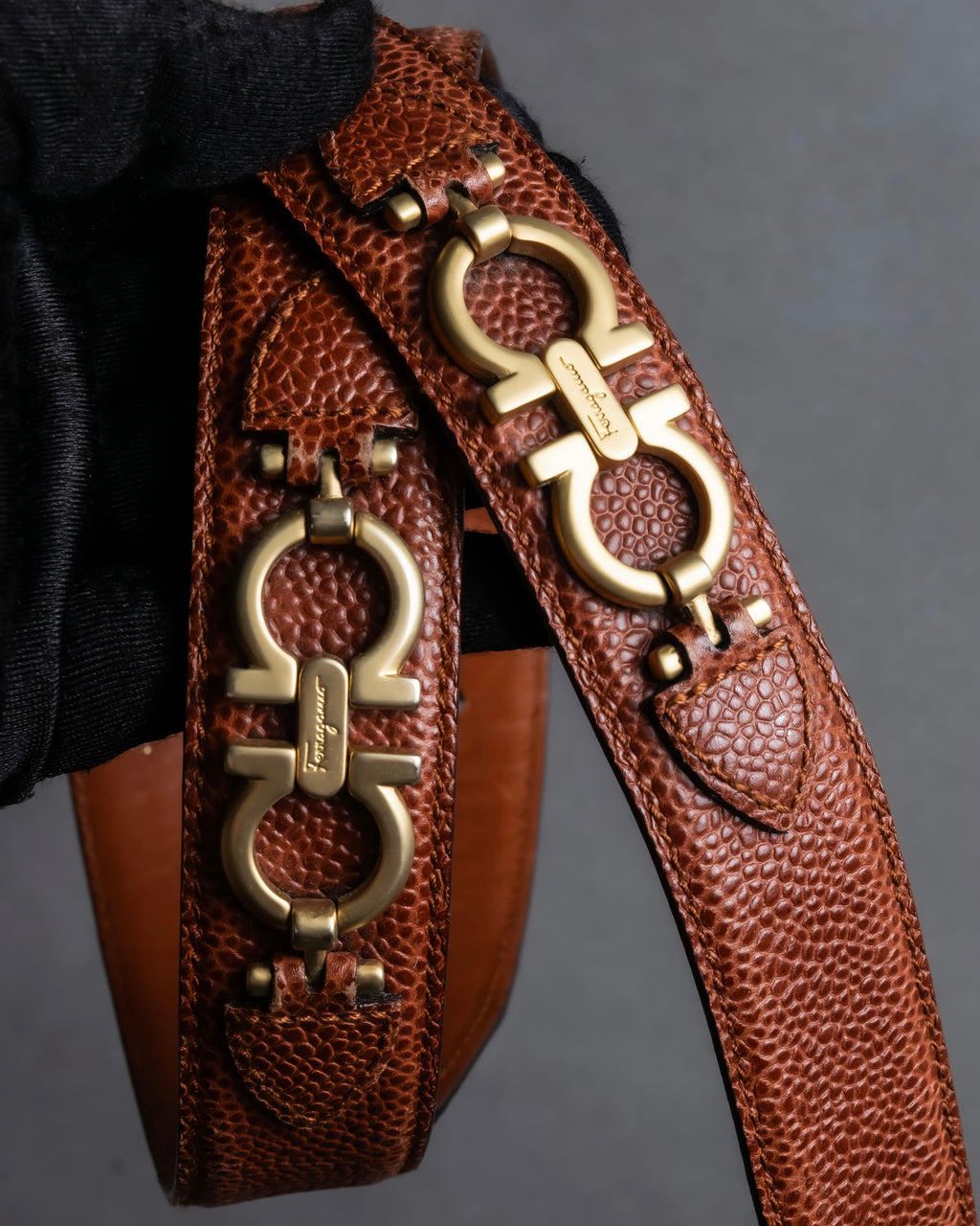 "Salvatore Ferragamo" Gancini motif chain design leather belt
