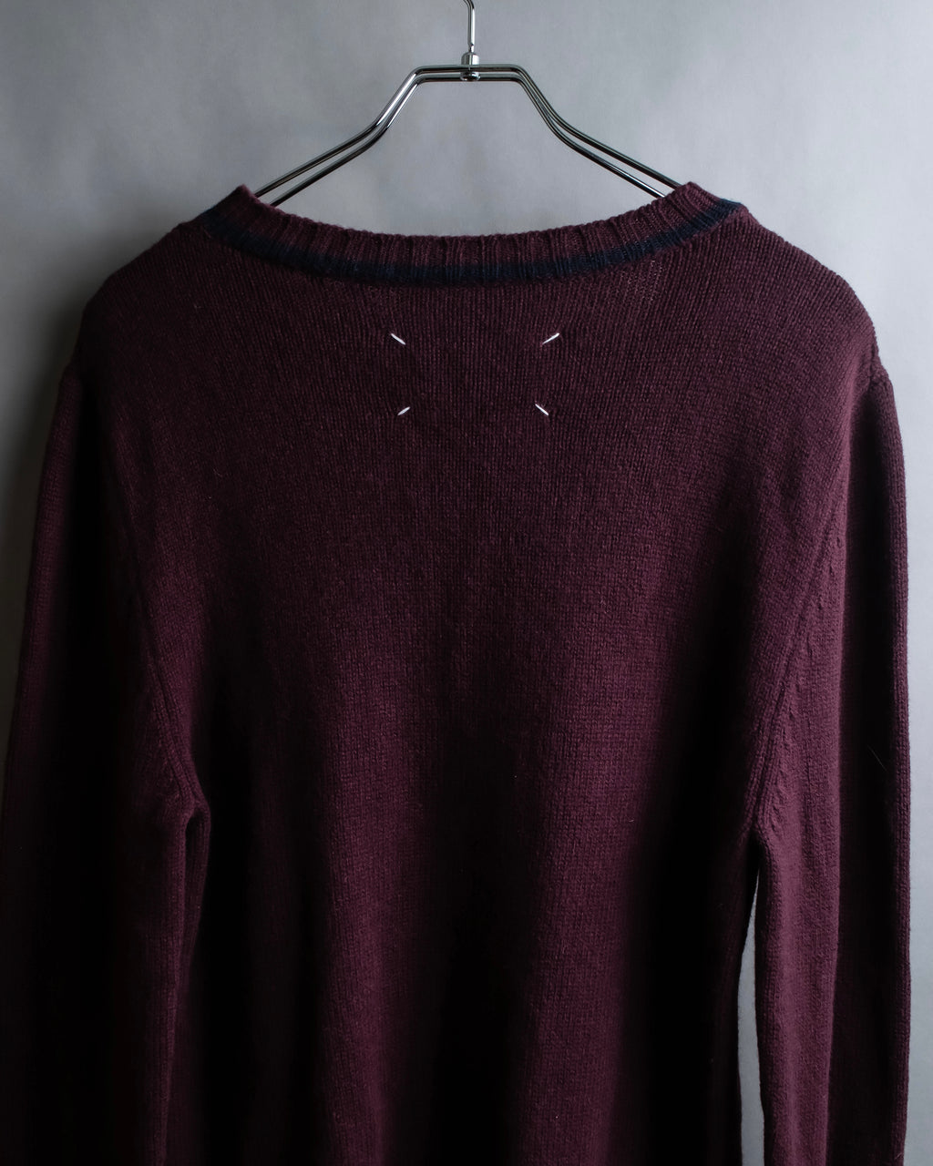 "MAISON MARGIELA"
20AW burgundy color V-neck knit