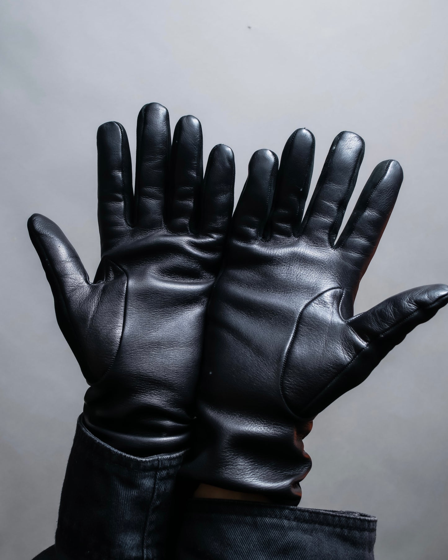 "HERMES" Leather switching design inner brushed feel gloves