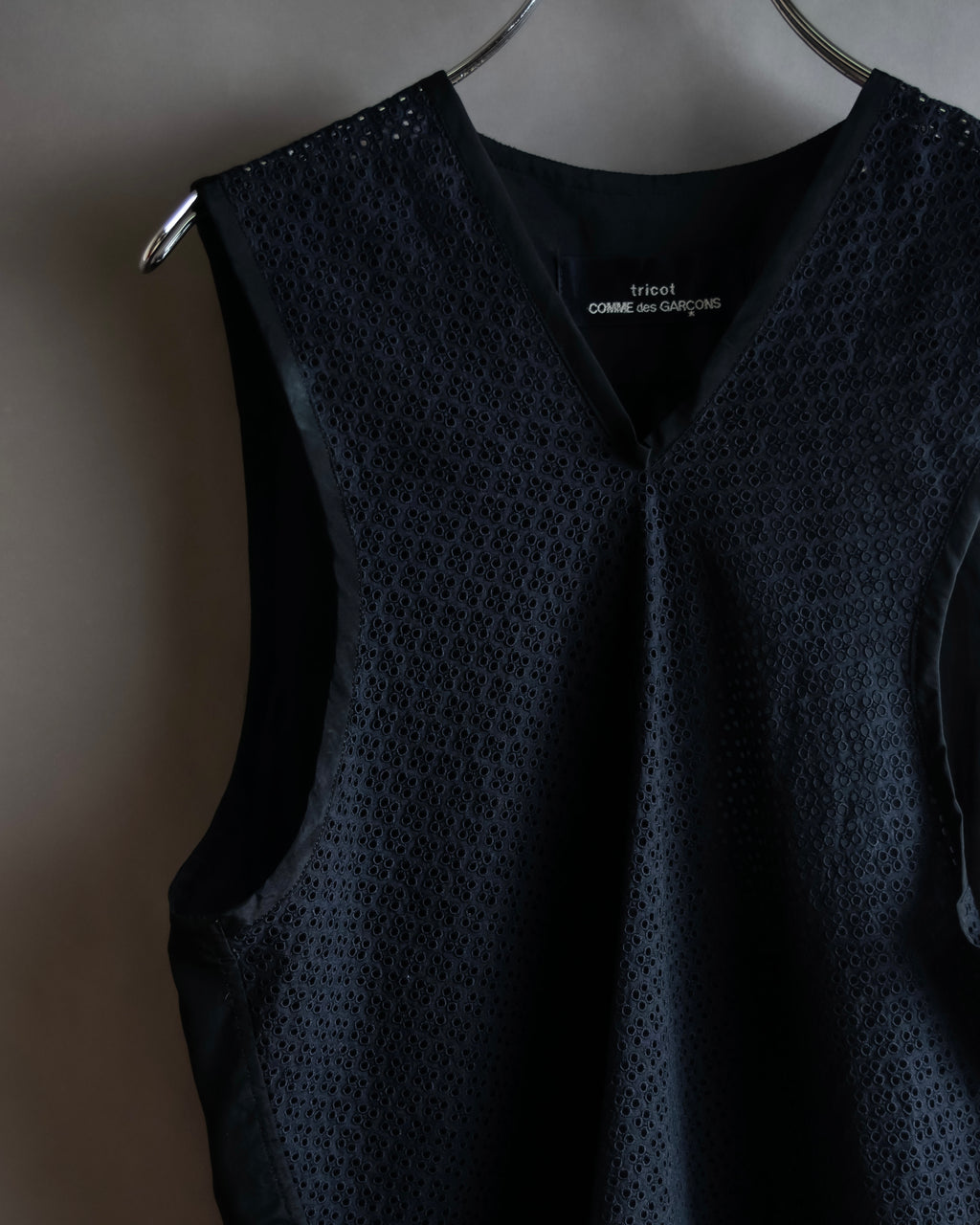"tricot COMME des GARCONS" 96SS eyelet lace design patterned fabric switching vest