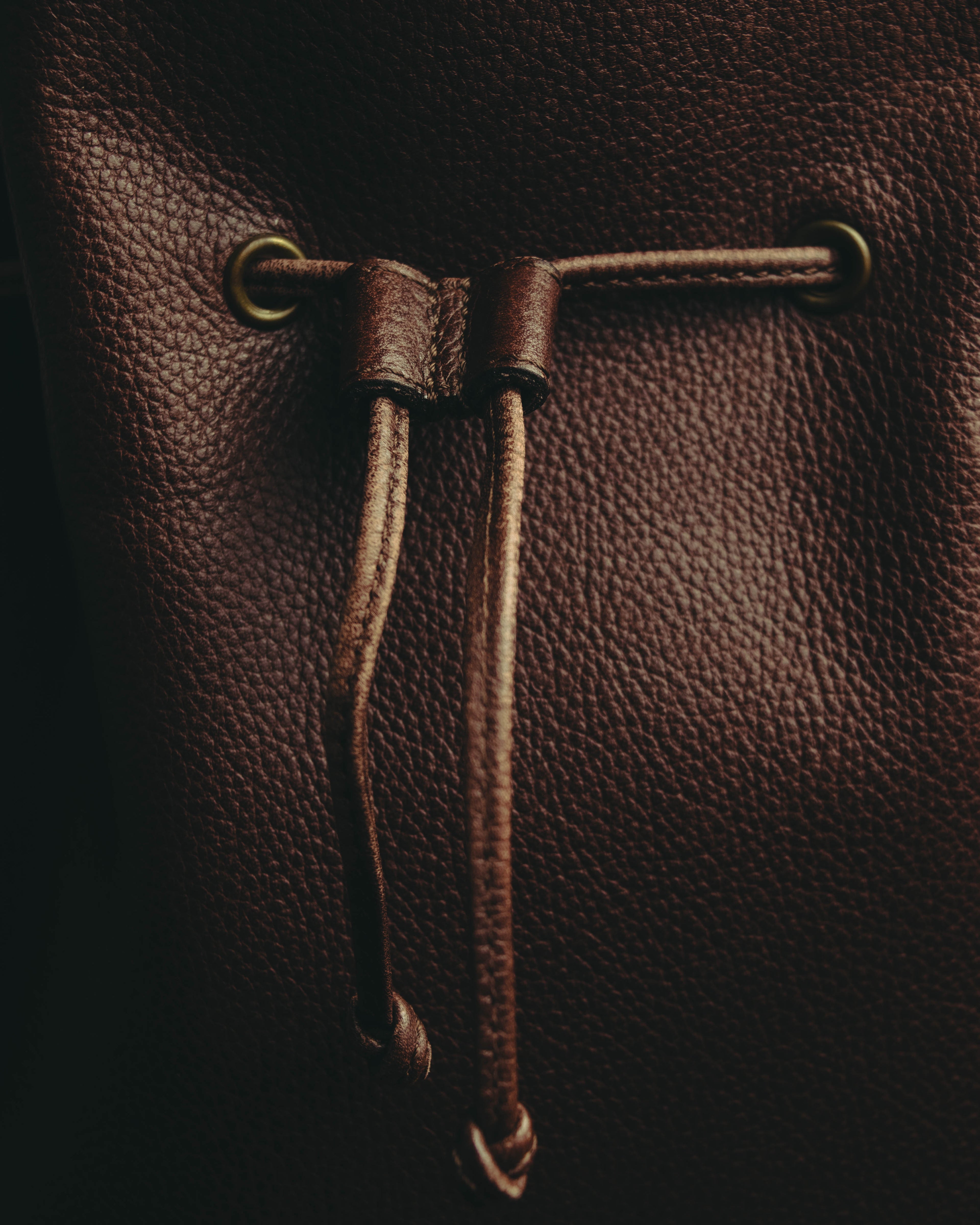 “YVES SAINT LAURENT“ 90’s-00’s Leather drawstring shoulder bag