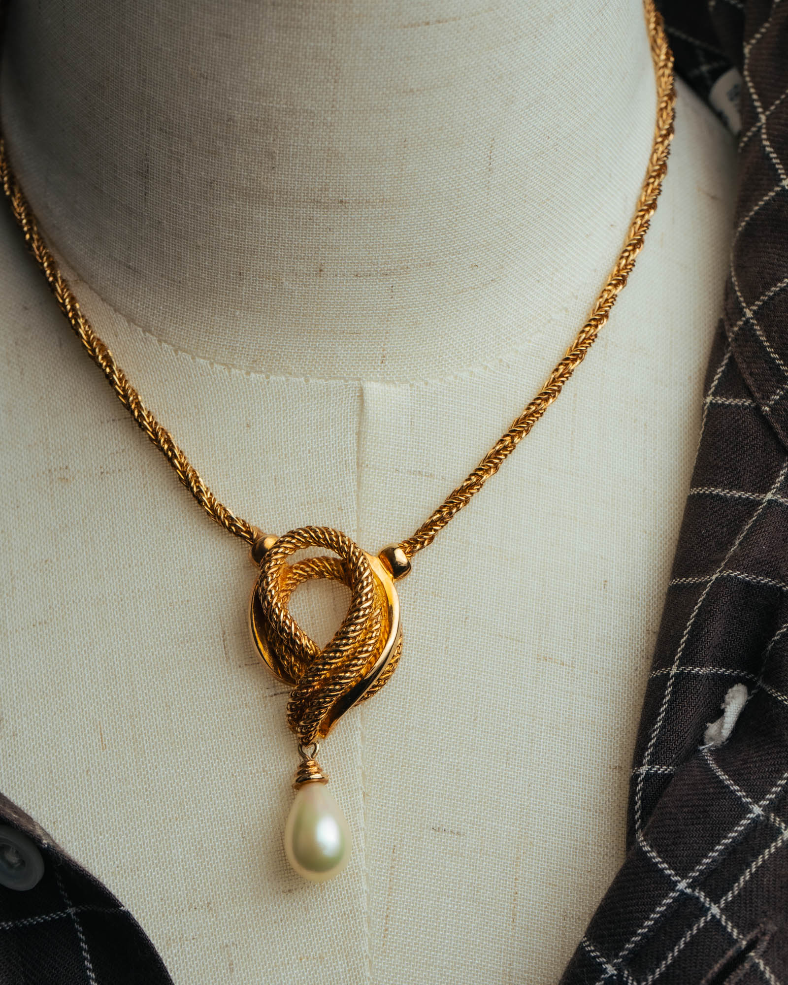 –SPECIAL– “Christian Dior” 80’s-90’s rope knot pearl drop necklace