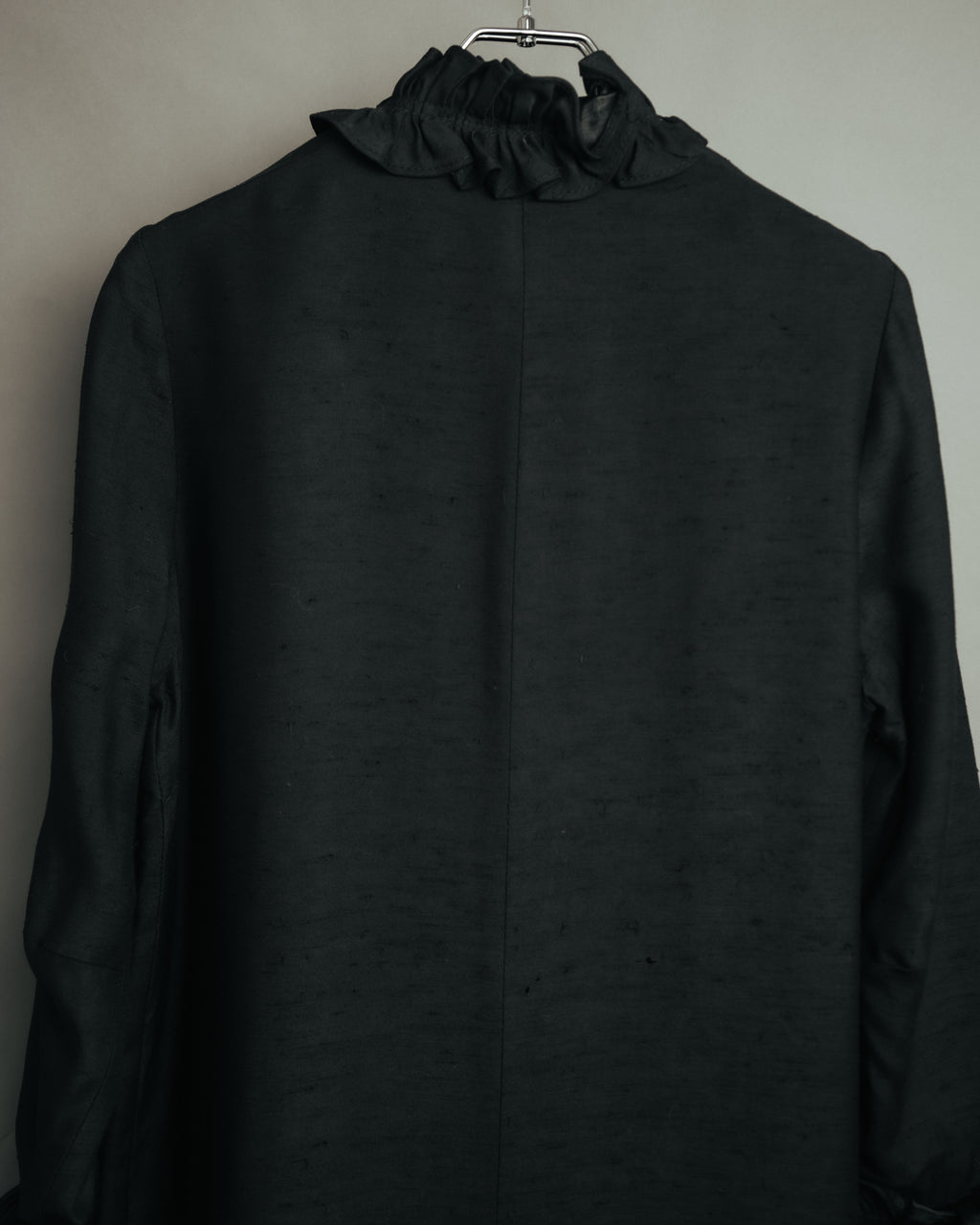 -MOOD Vintage Collections-
80’s-90’s Ruffle detail black long coat