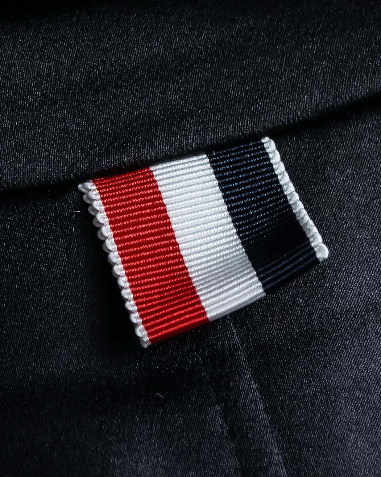 "THOM BROWNE" Shiny long hidden button shirt