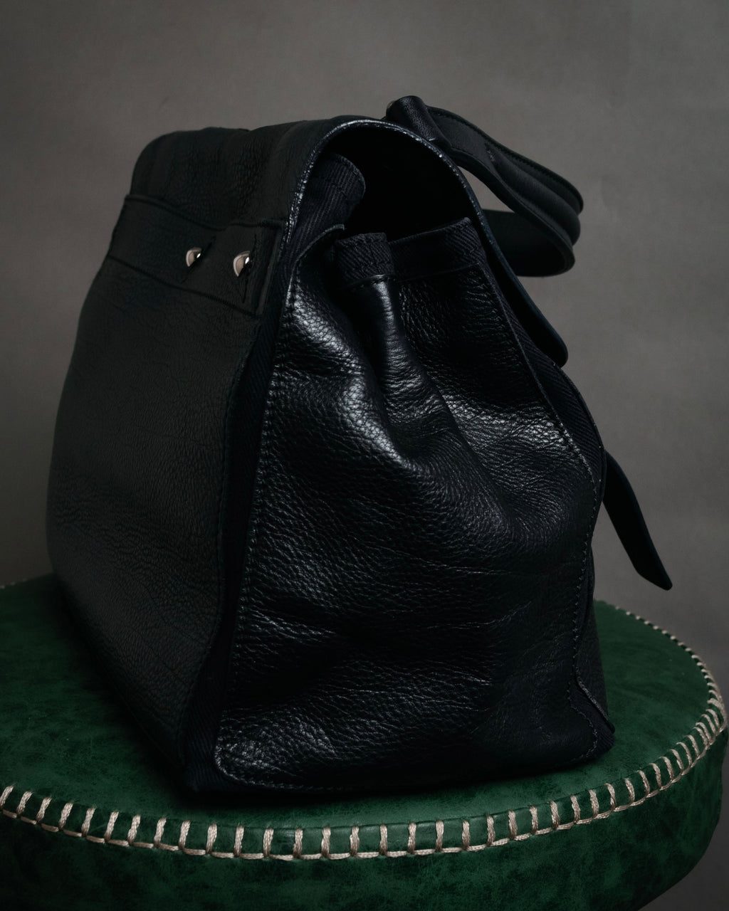 “YVES SAINT LAURENT” Late 2000s Muse Two grained leather flap hand bag