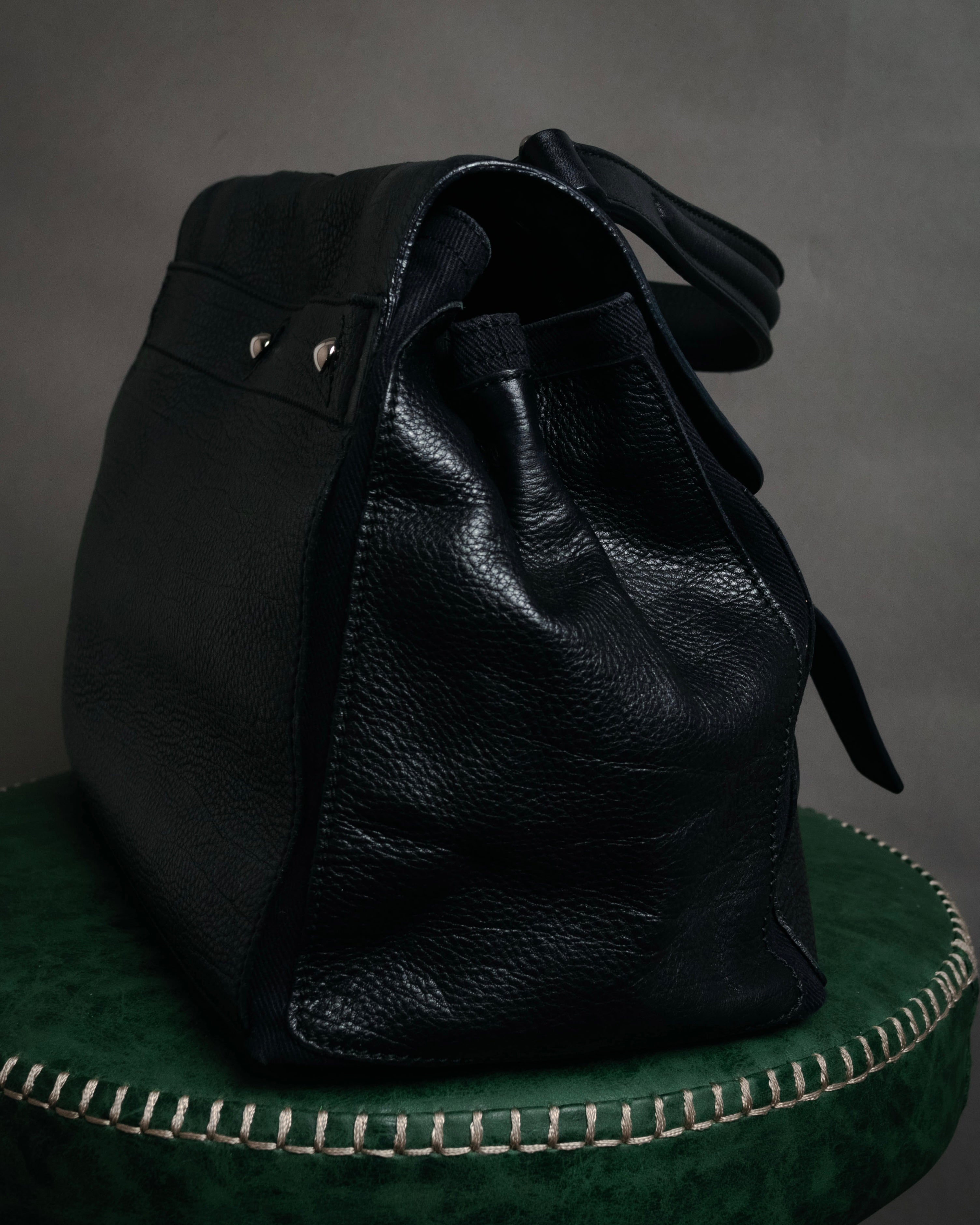 “YVES SAINT LAURENT” Late 2000s Muse Two grained leather flap hand bag