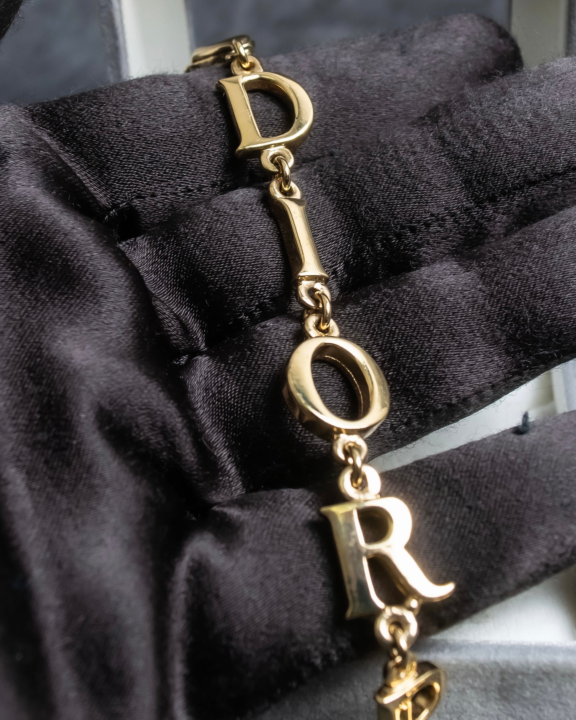 "Christian Dior" DIOR＆PARIS motif gold bracelet