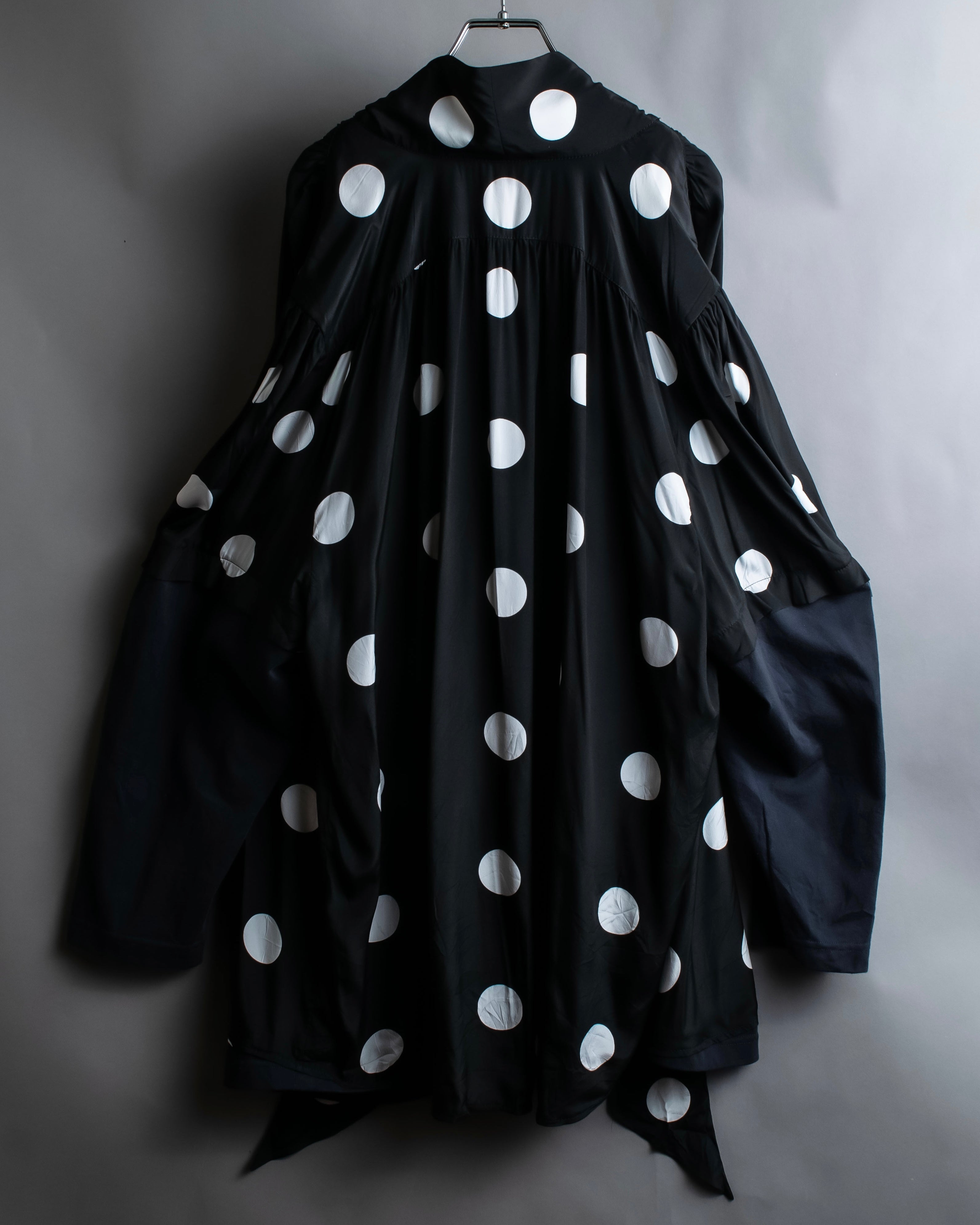 "BALENCIAGA" Polka dot flying squirrel silhouette bow tie dress