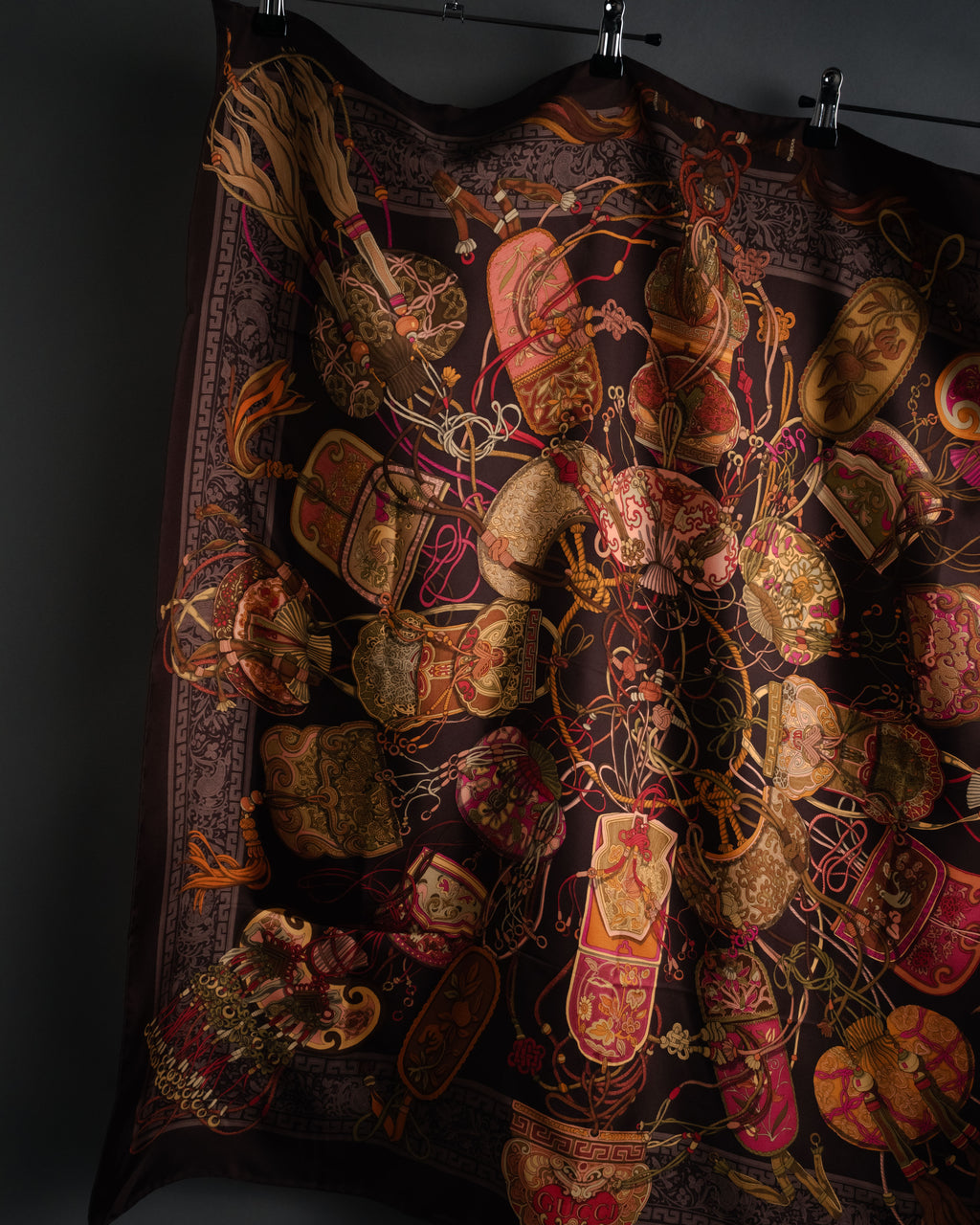 “GUCCI” 90’s Oriental motif silk carré scarf