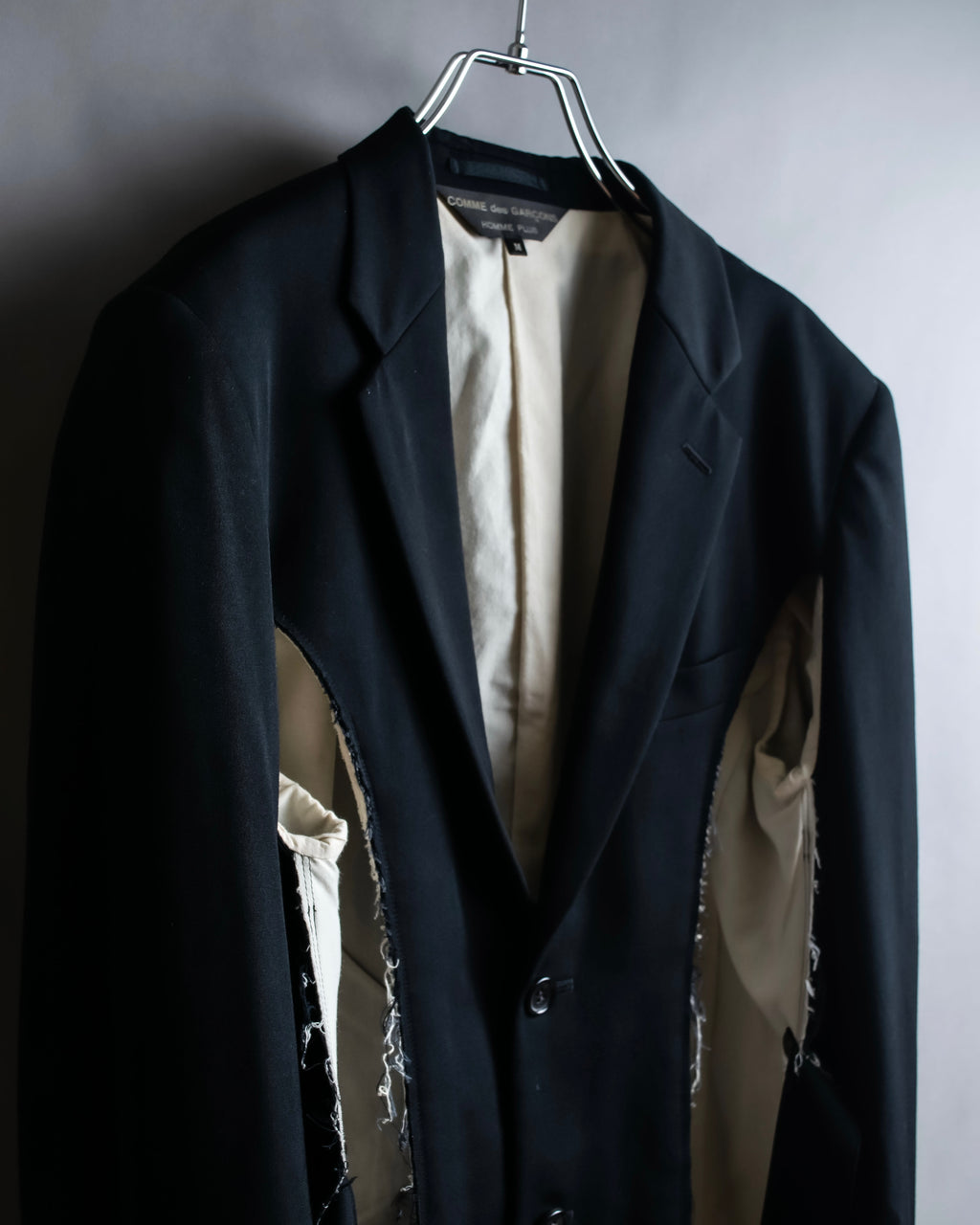 "COMME des GARCONS HOMME PLUS" 17AW Cutting design belted tailored jacket