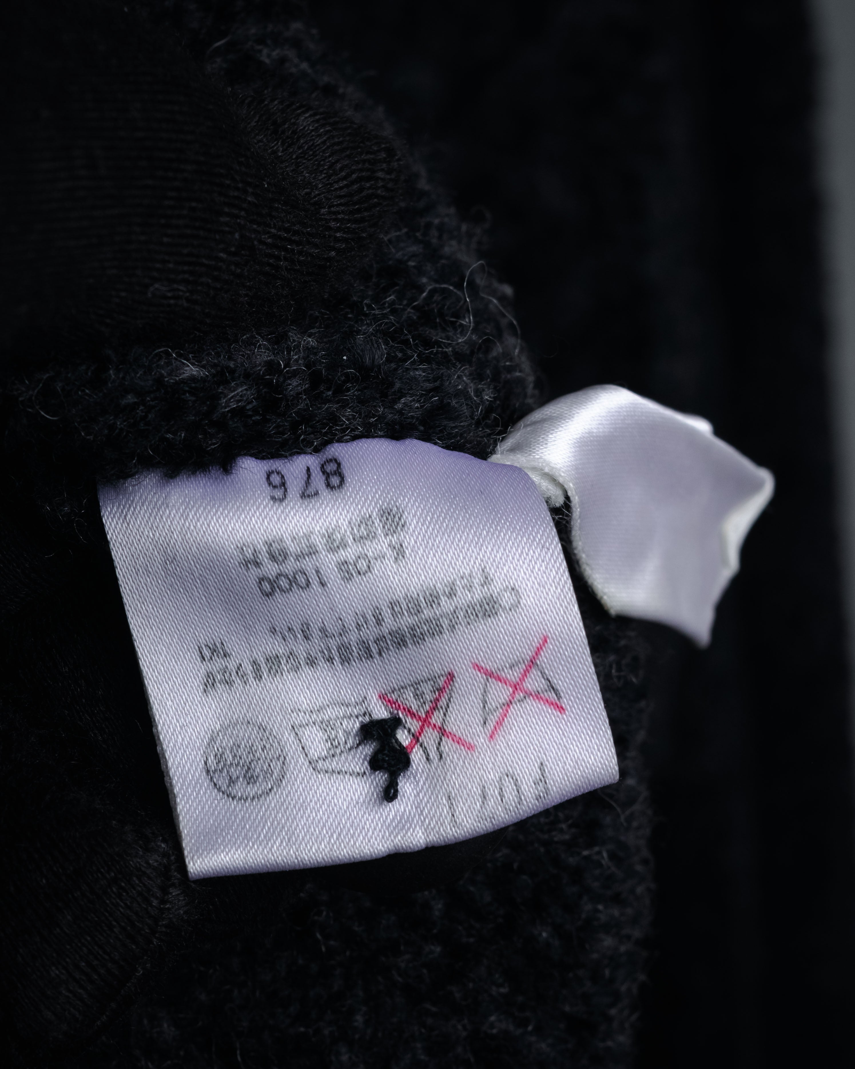 “Yves Saint Laurent” 90’s Textured diamond pattern cardigan