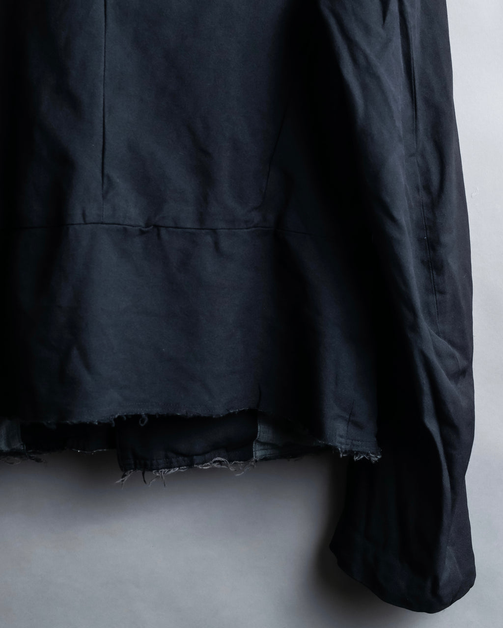 "COMME des GARCONS
COMME des GARCONS" 6 button detail raw edge jacket