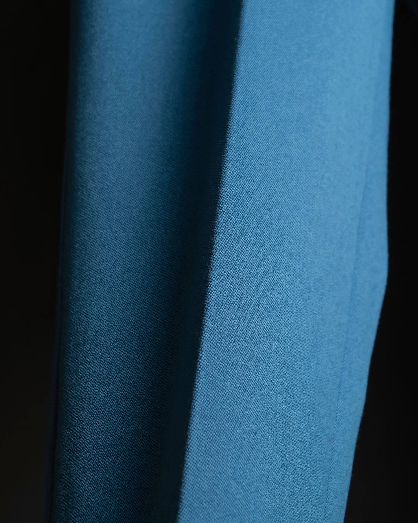 "DRAWER" Beautiful light blue tapered silhouette slacks