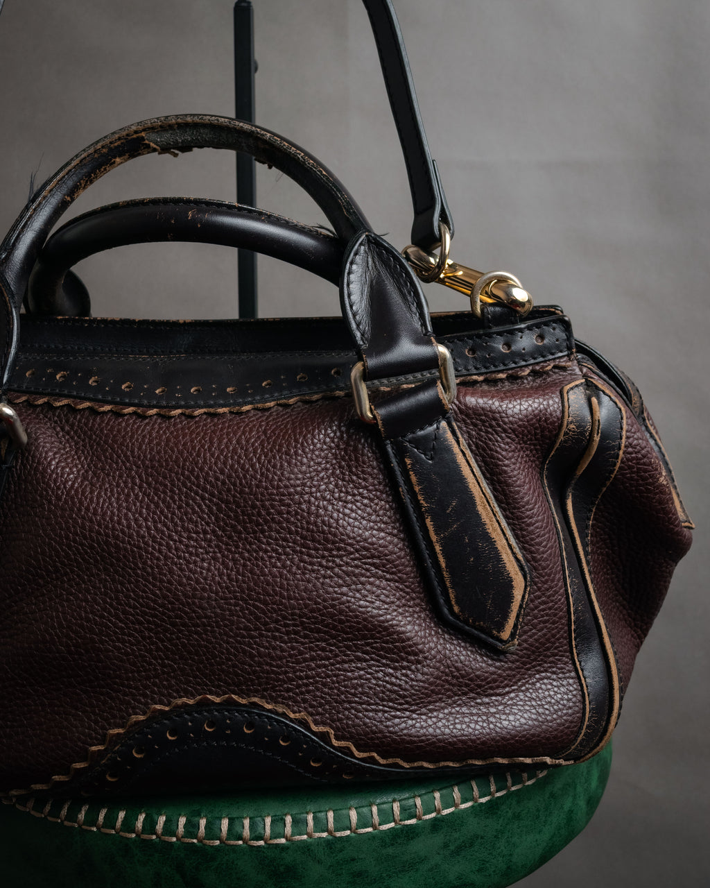 “BURBERRY” 2010’s Brogue tassel leather bag