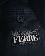 "GIANFRANCO FERRE" 90’s-00’s architecturally tailored three button wool blazer