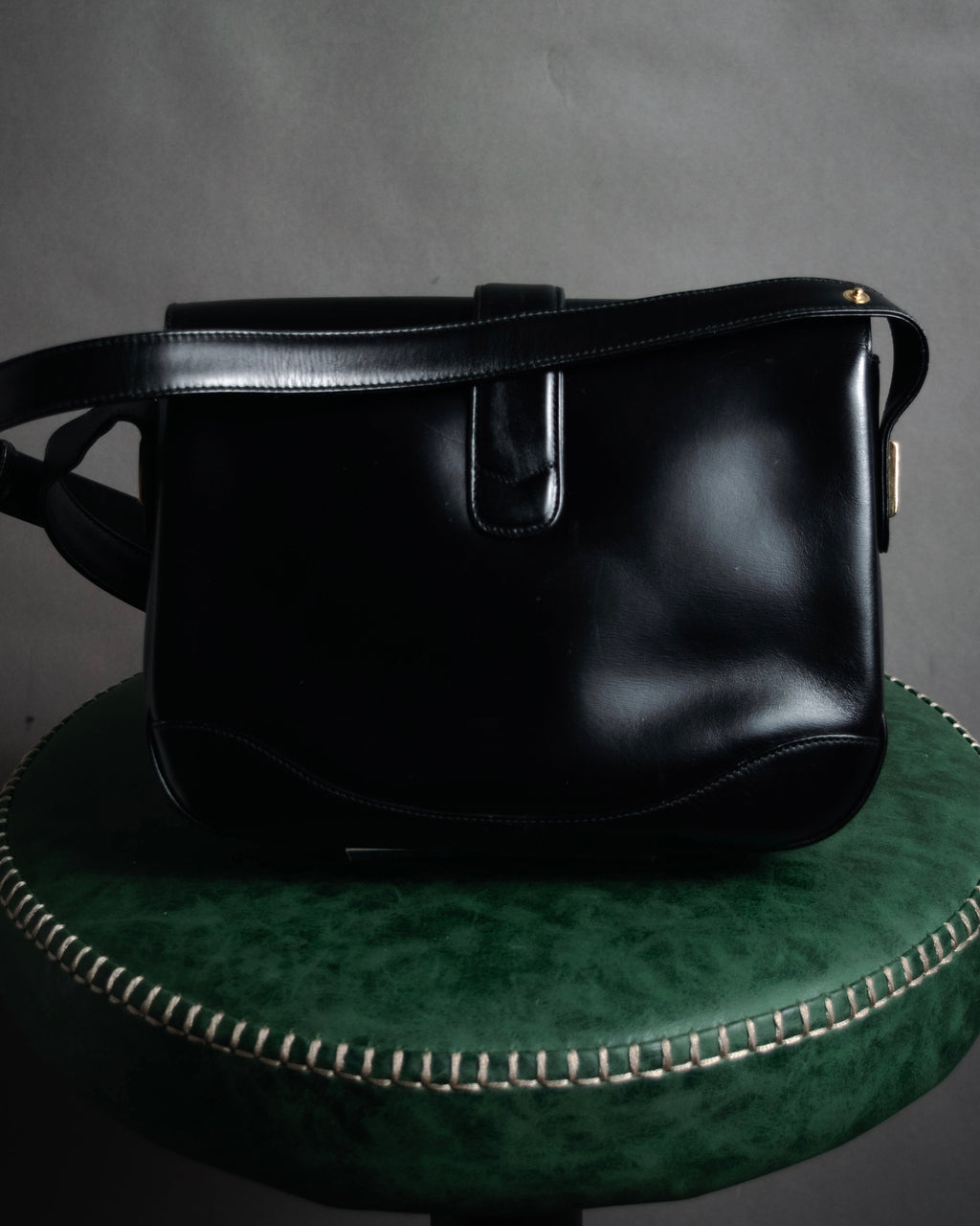 “GUCCI” 80’s box calf interlocking G shoulder bag