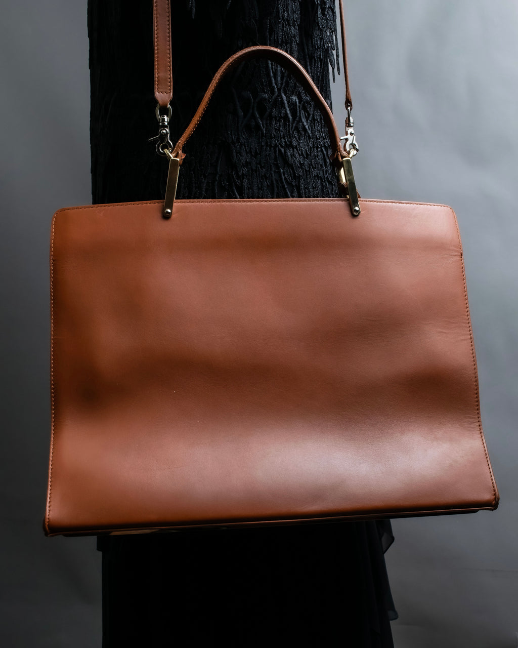 “BALENCIAGA” Le Dix 2 way hand bag