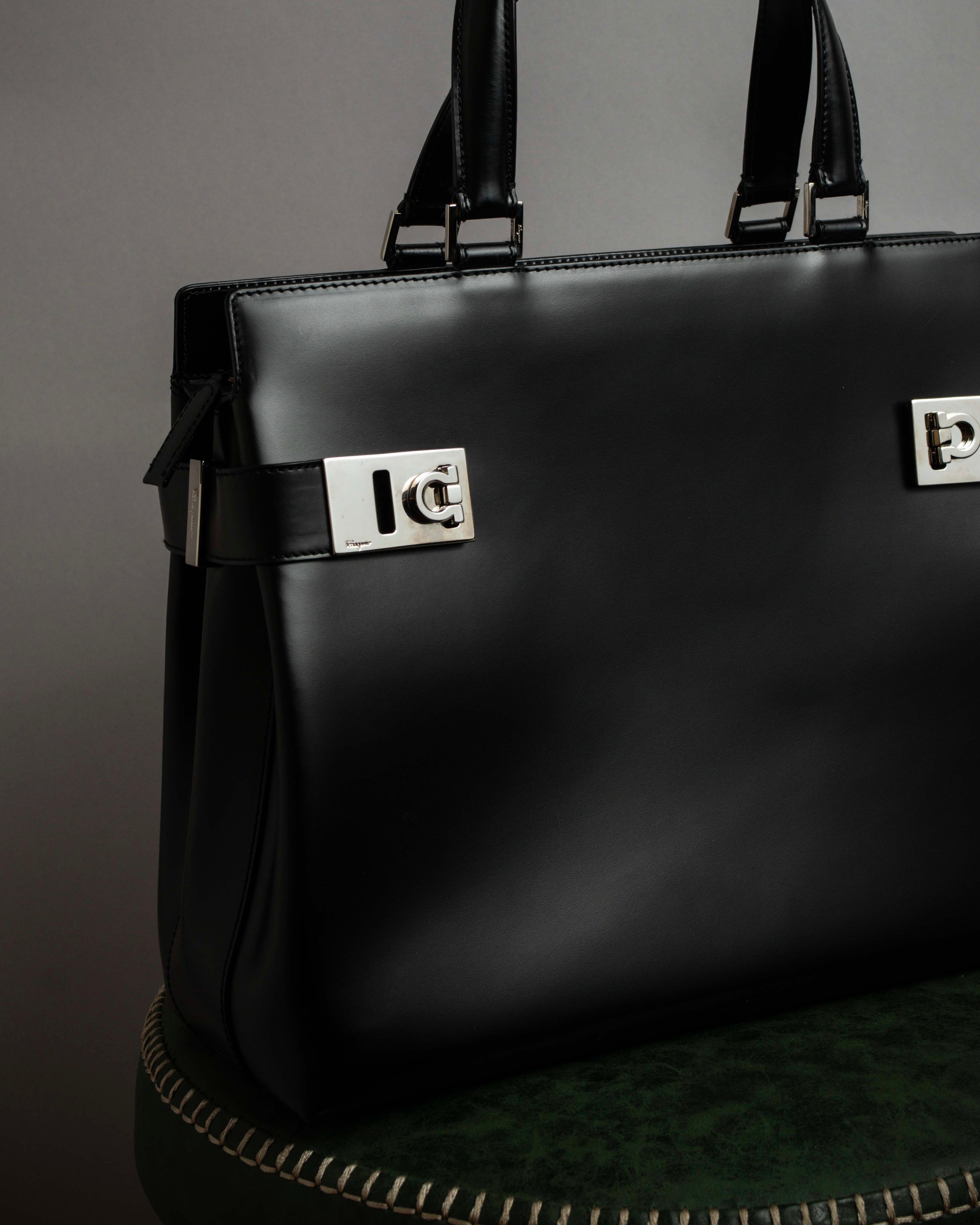 "Salvatore Ferragamo" Gancini motif both sides design leather hand bag