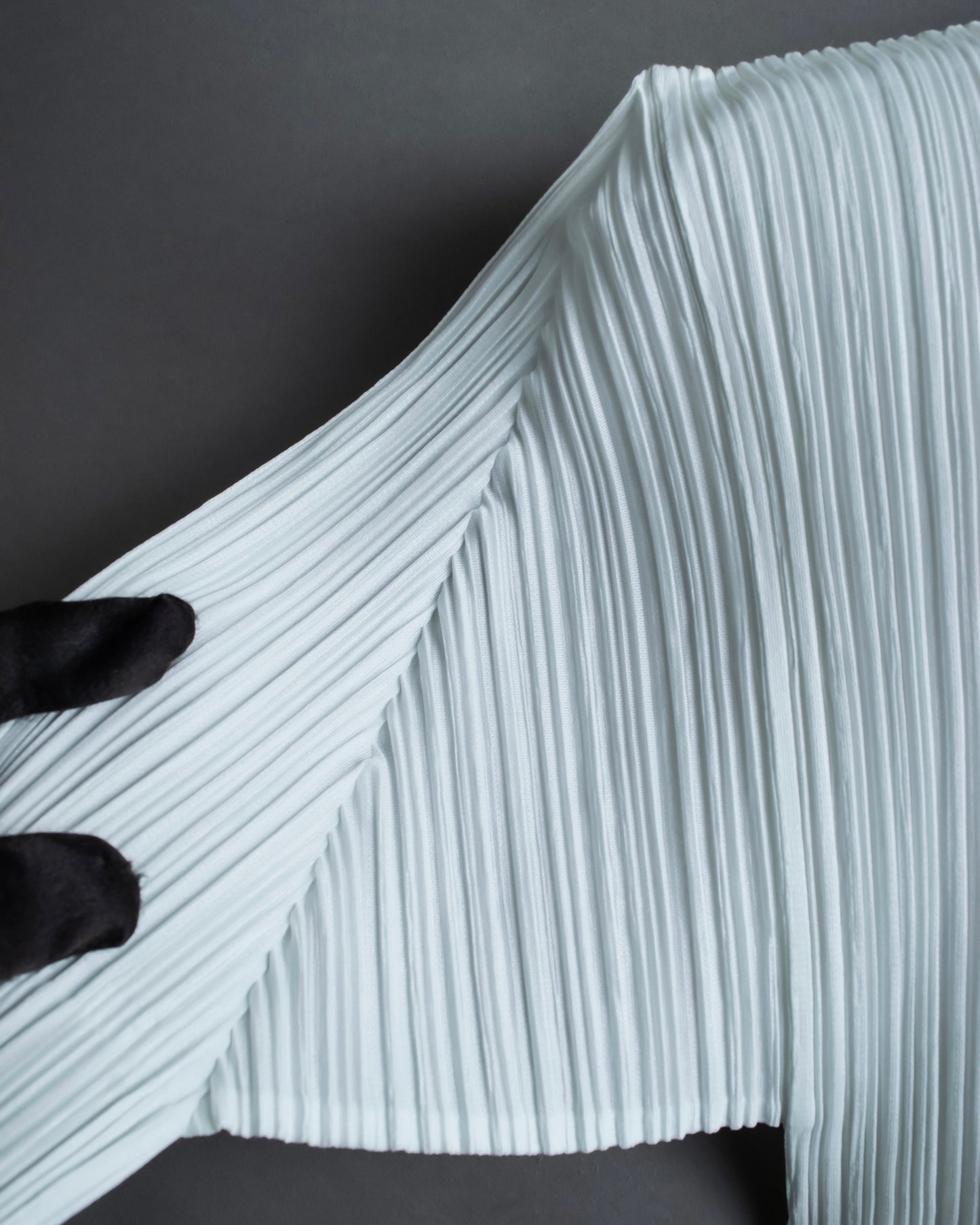 "PLEATS PLEASE ISSEY MIYAKE" Three-dimensional pleated long shirt