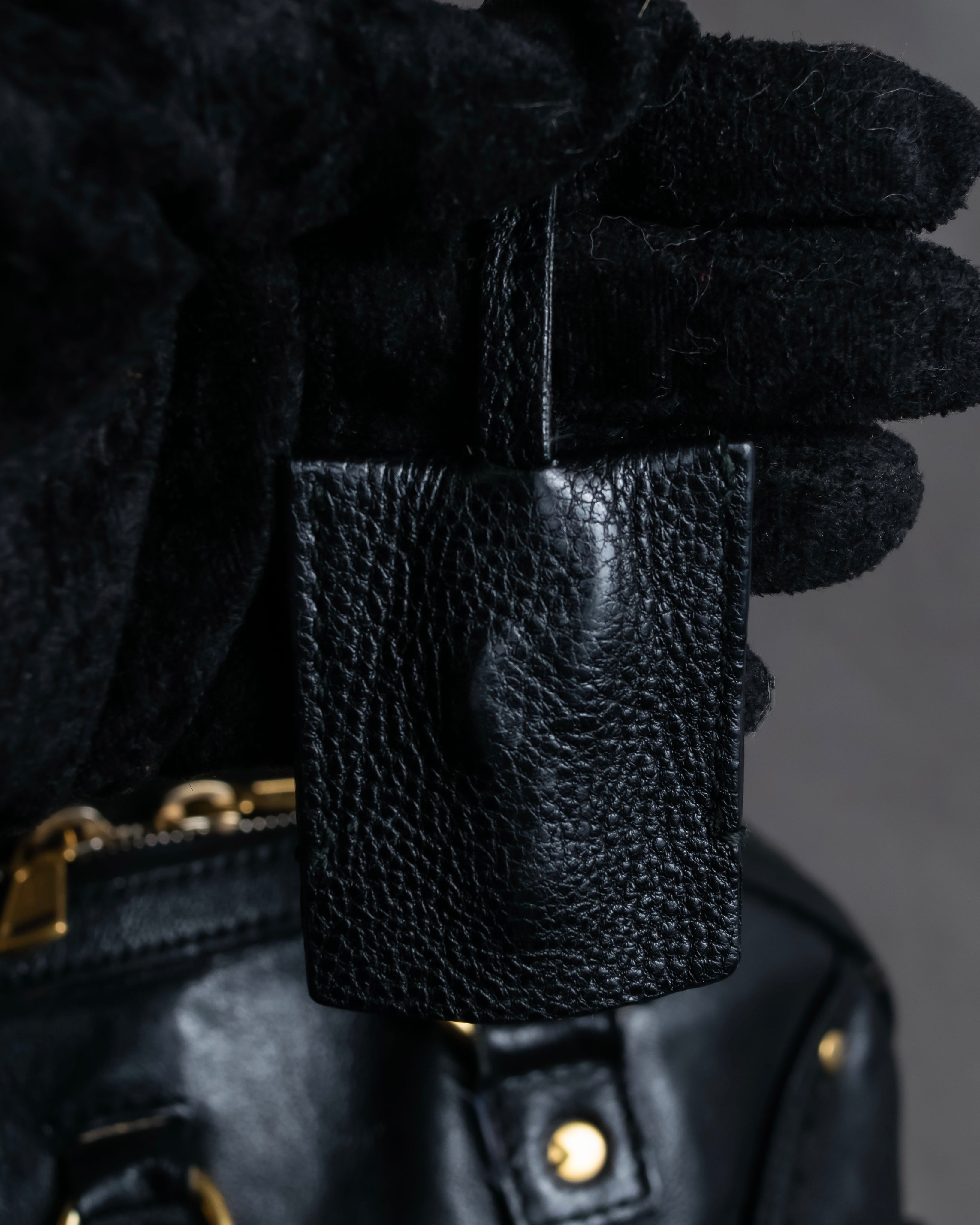 "YVES SAINT LAURENT" Gold parts design Muse toe leather bag