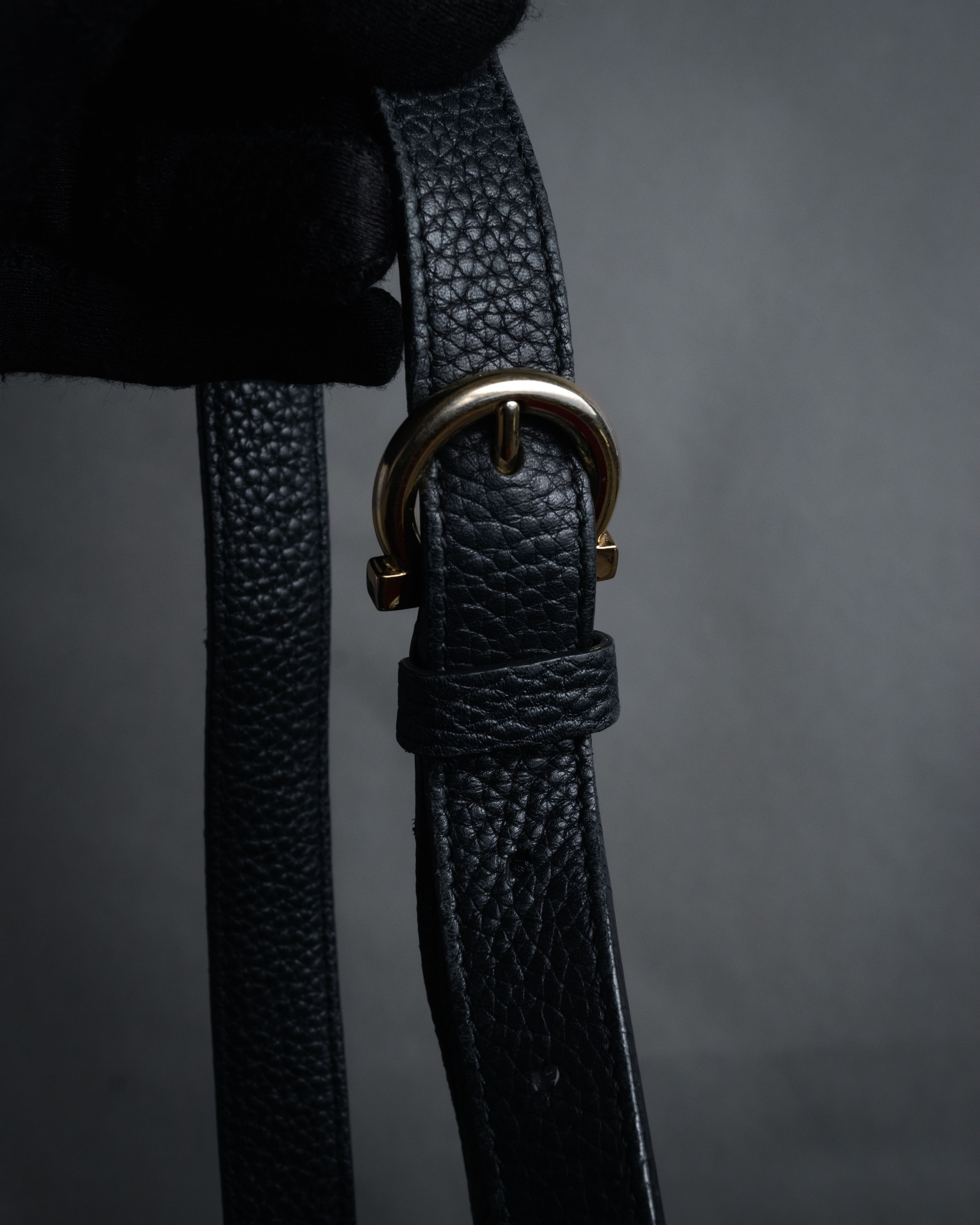 “Salvatore Ferragamo” 2000’s Pebbled leather turn lock bag