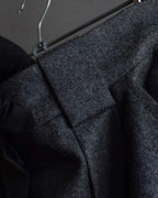 "CHANEL" 90's Gold button design straight line skirt