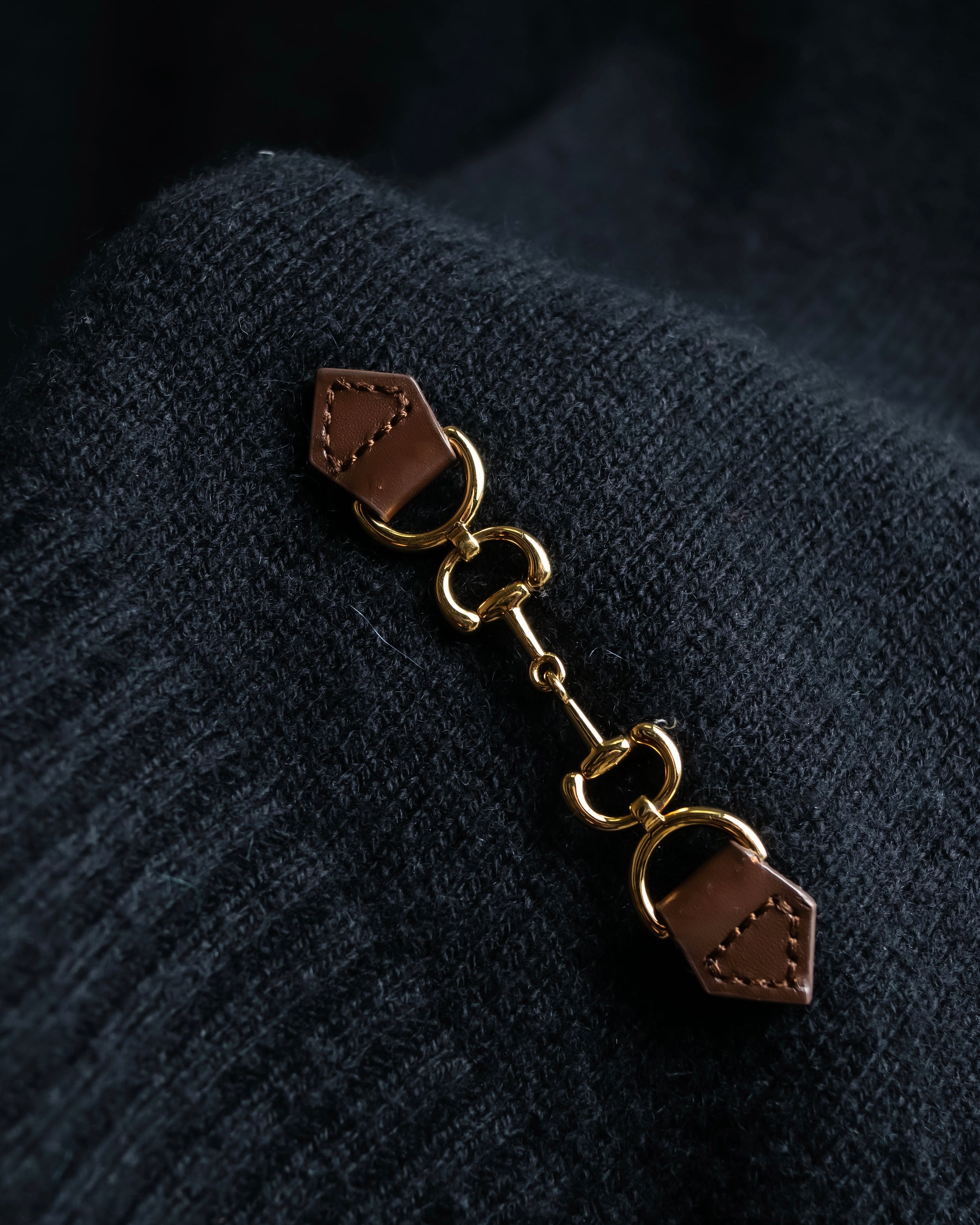 "GUCCI" Horsebit design V-neck cashmere knit