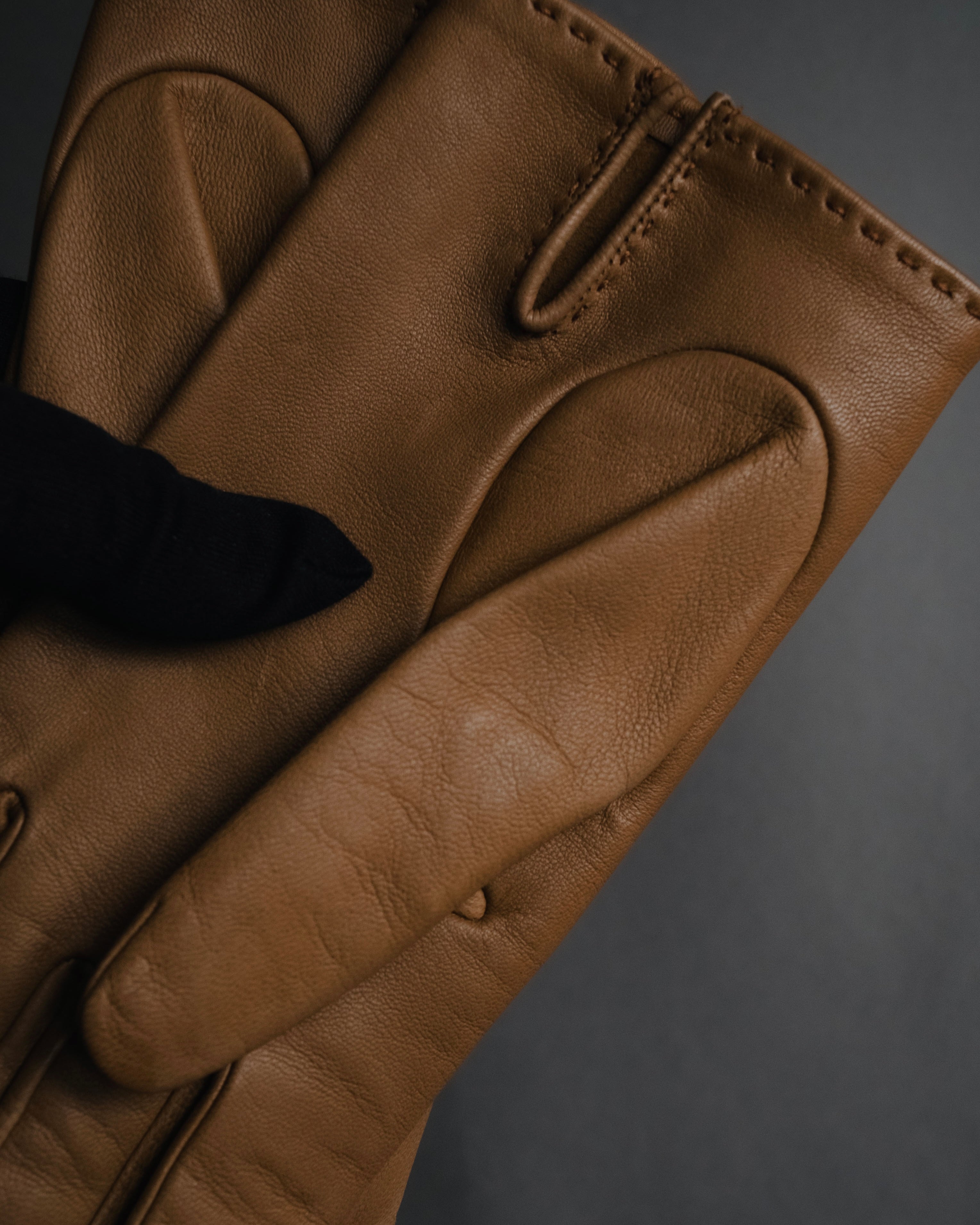 –SPECIAL– "HERMES"
Star perforated leather dress gloves