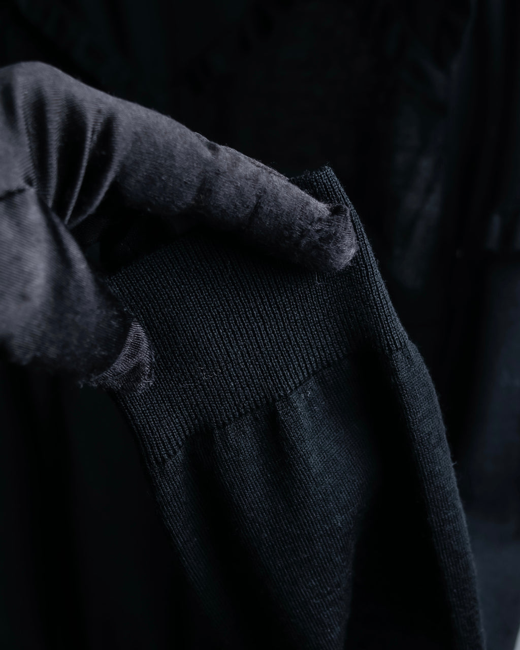 "VALENTINO" Ruffle＆lace design black knit