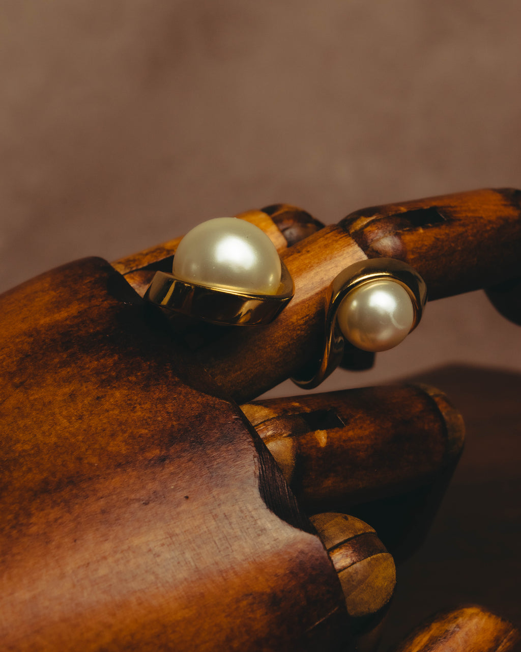 -SPECIAL- "Christian Dior” 2015-16 UltraDior sculpted double pearl ring