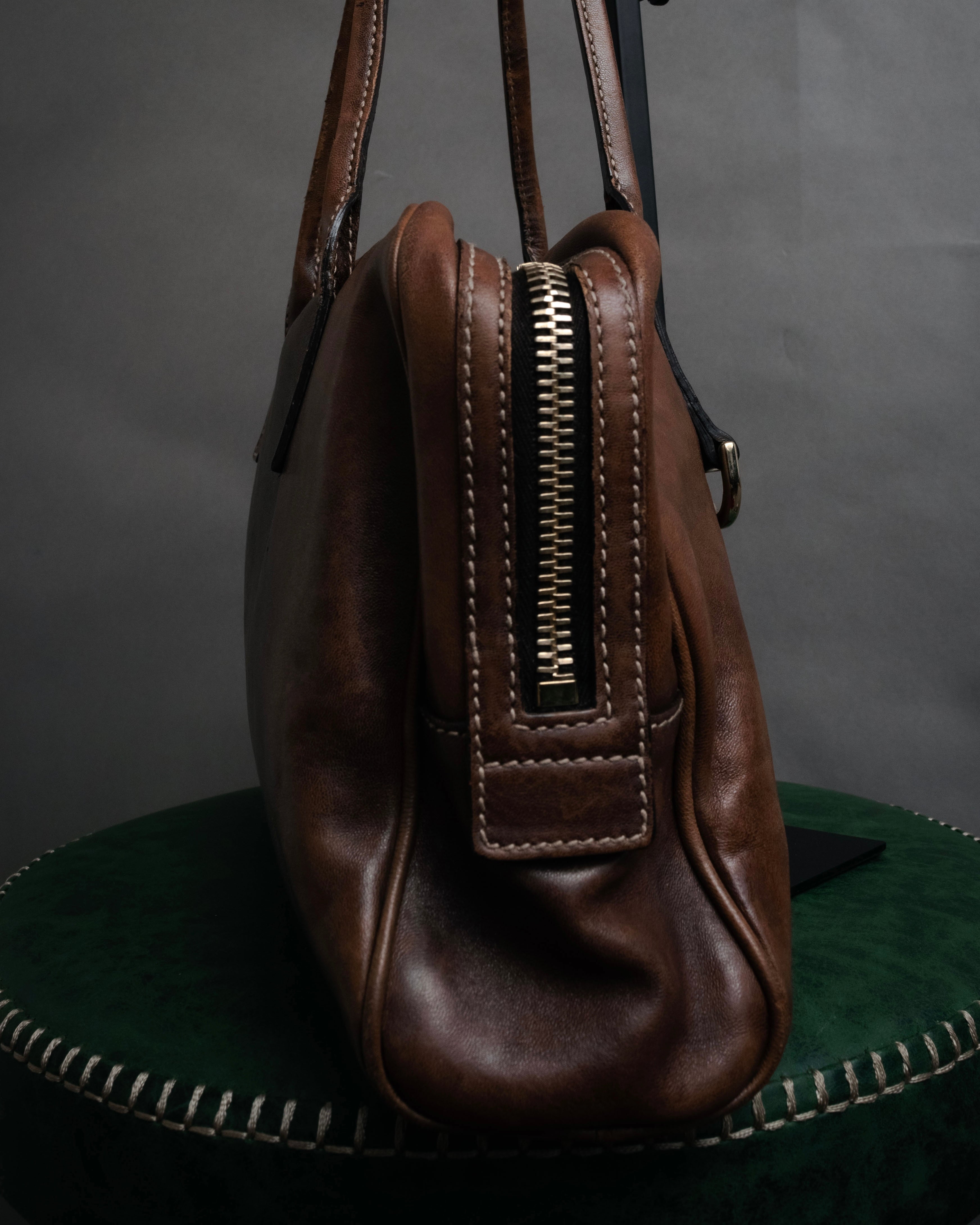 GUCCI ボストンバッグ　archive GUCCI” 00's Archive inspired leather boston bag – MOOD