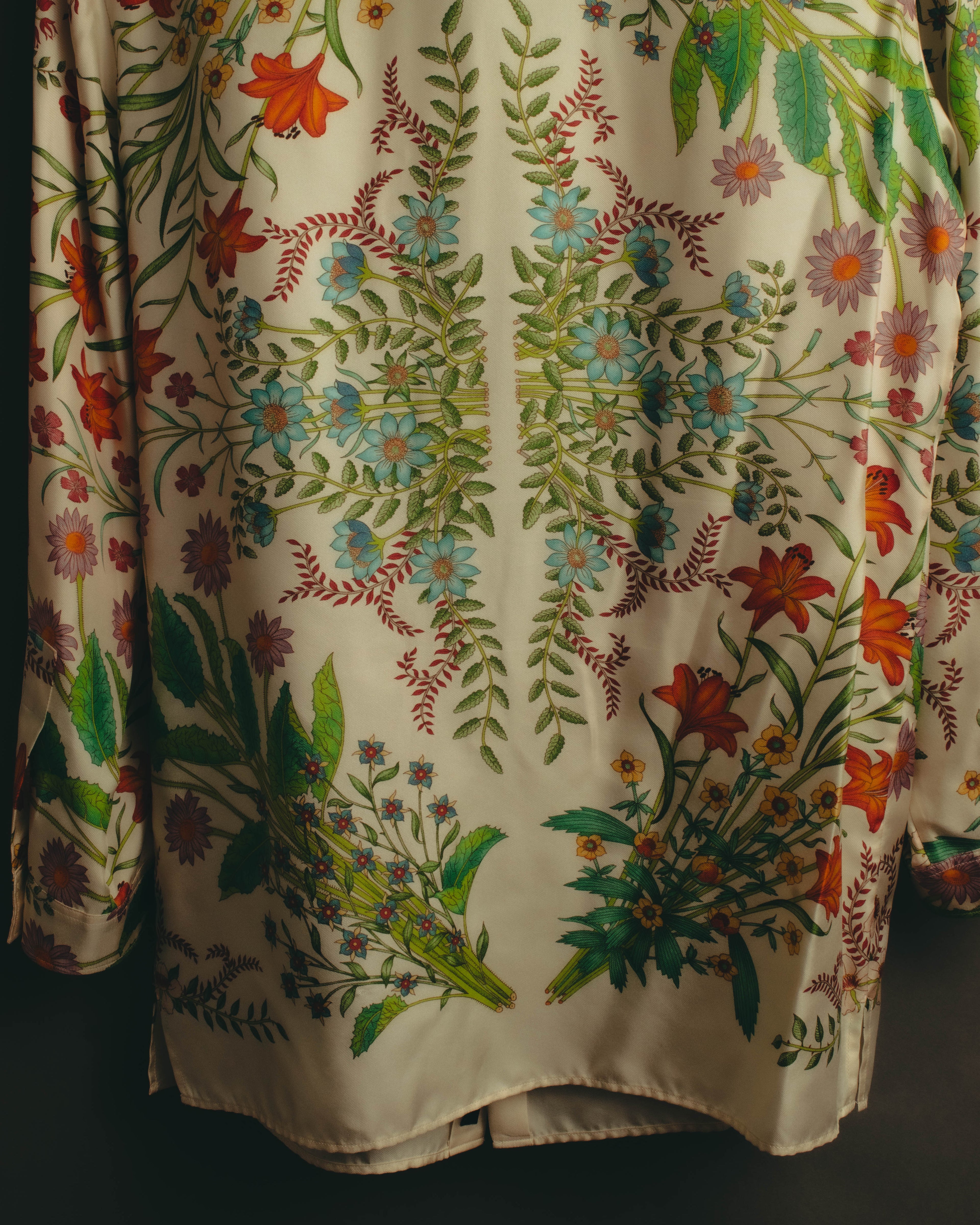 -SPECIAL- “GUCCI” 2015-2022 Botanical printed silk shirt