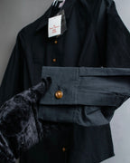 "Vivienne Westwood RED LABEL"
 Front button cutting design shirt