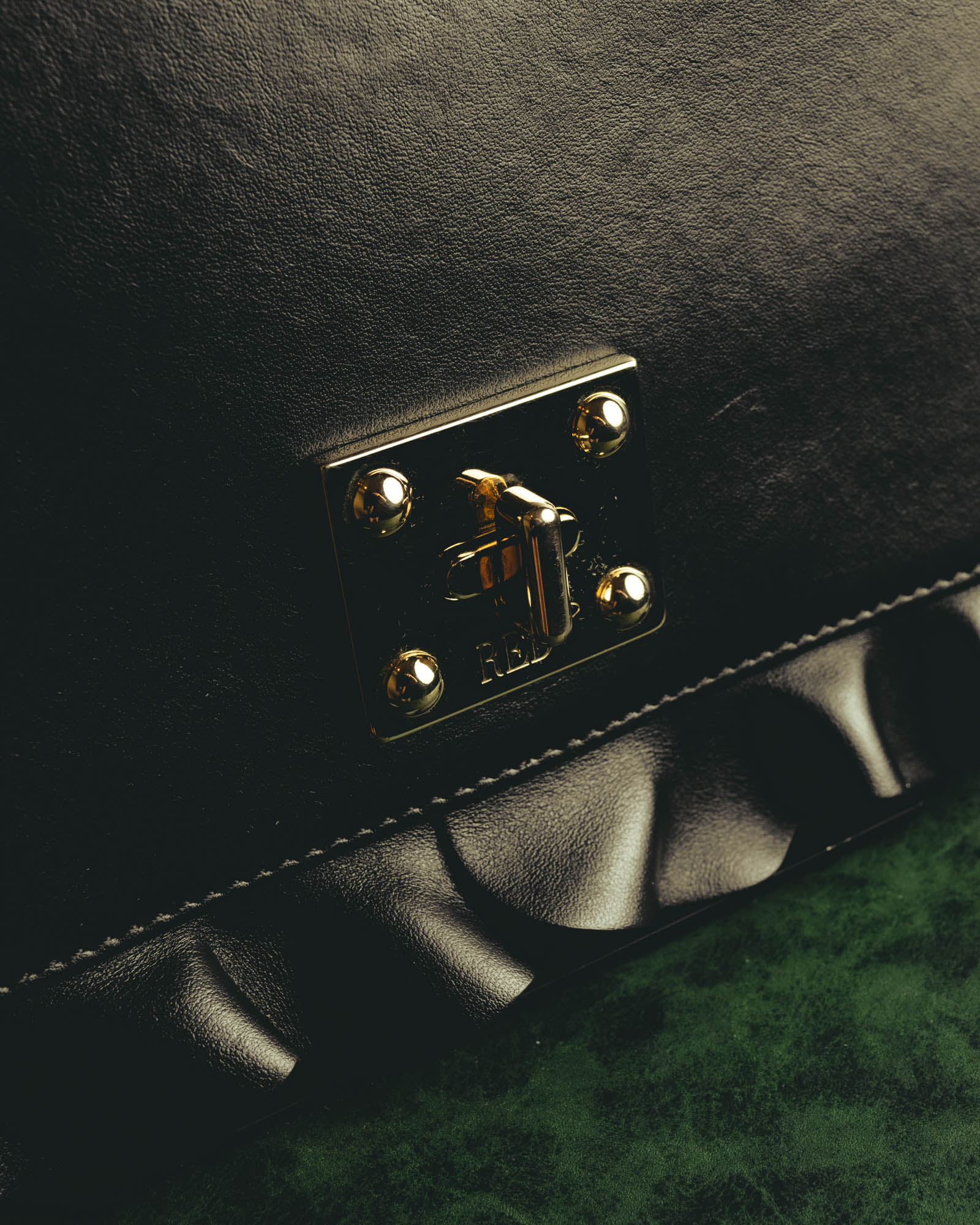 "RED VALENTINO" 2010's Ruffled leather shoulder bag