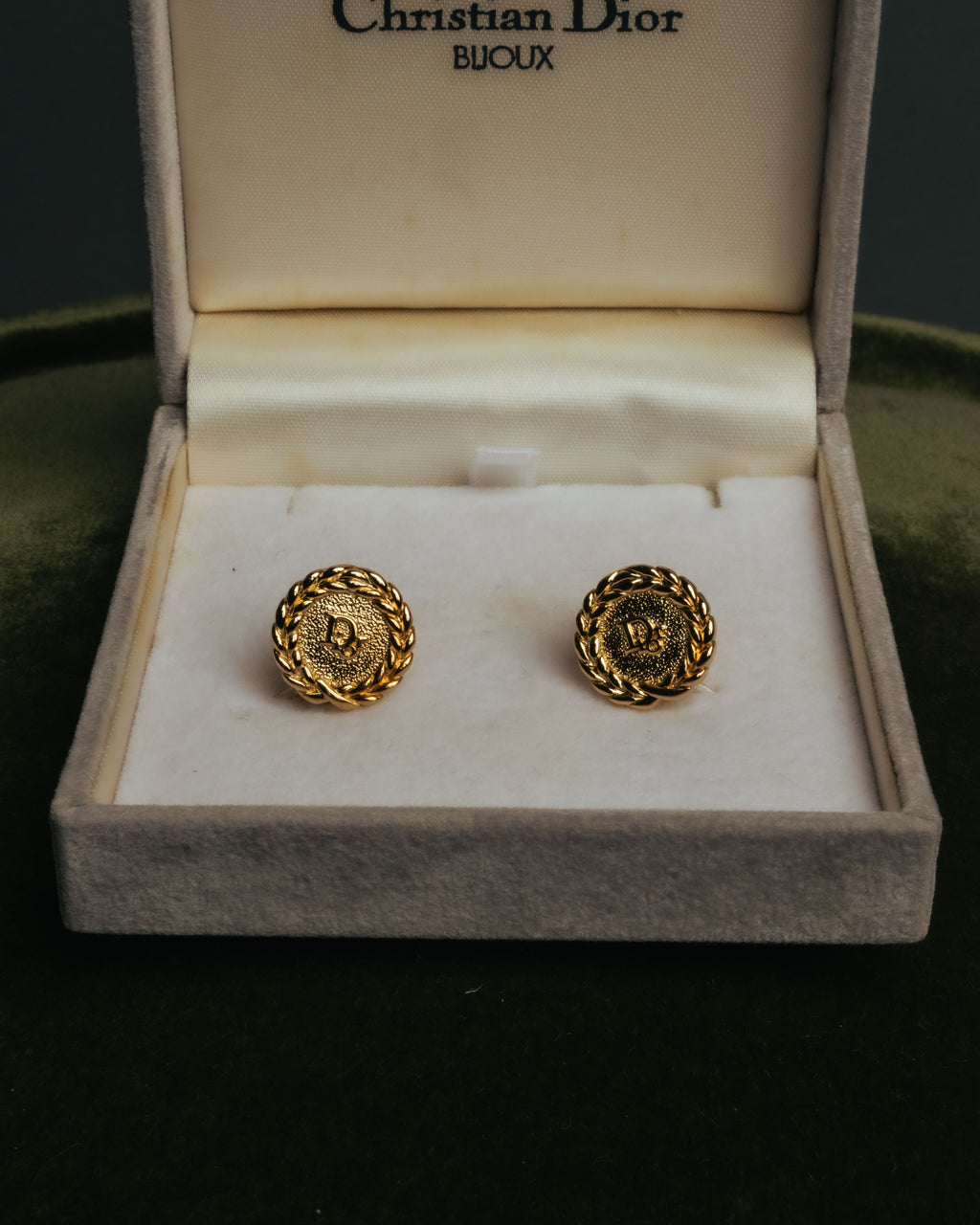 “Christian Dior” 80’s-90’s Laurel rope motif D logo earrings